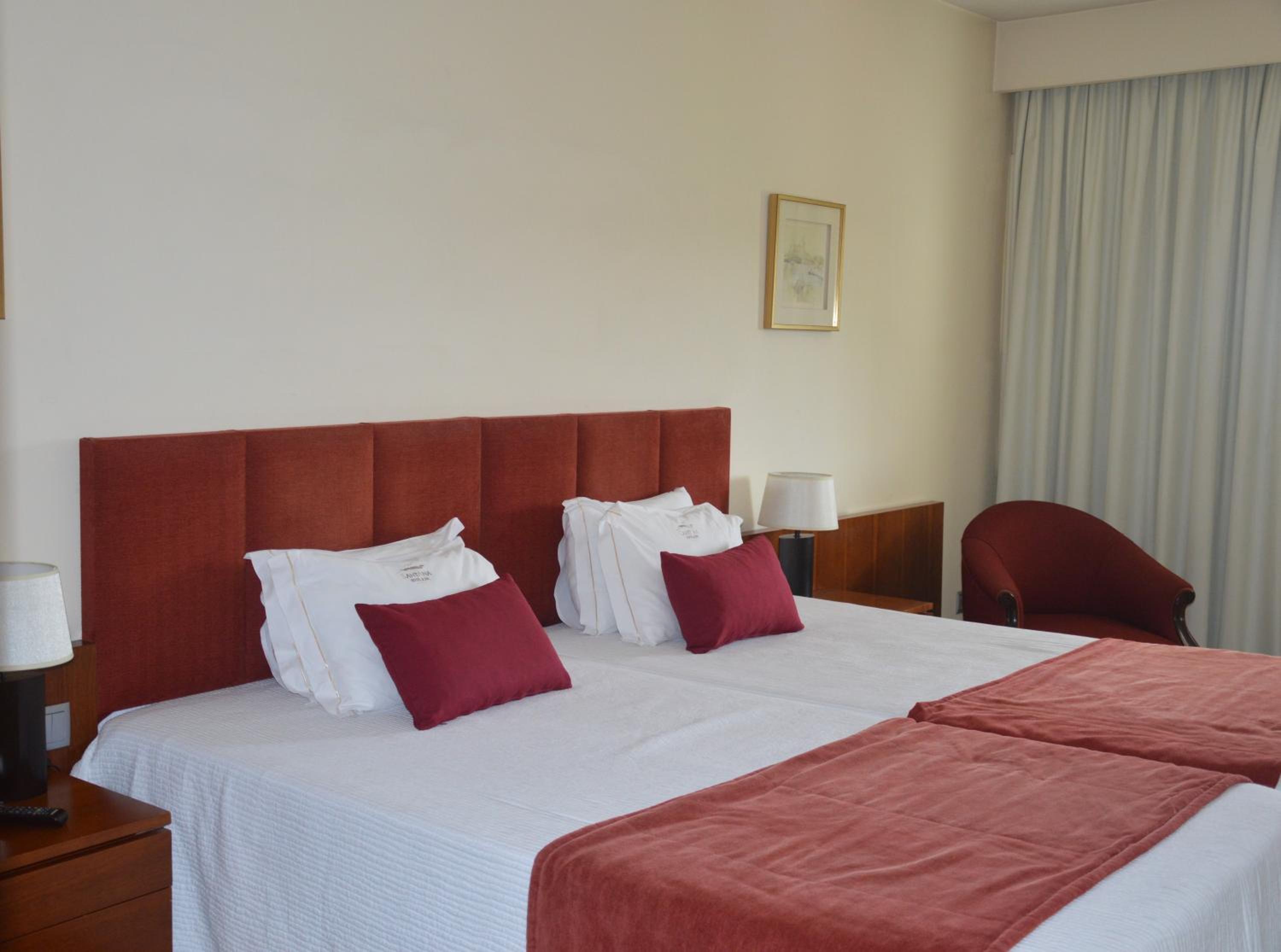 Twin Room - Photo 7