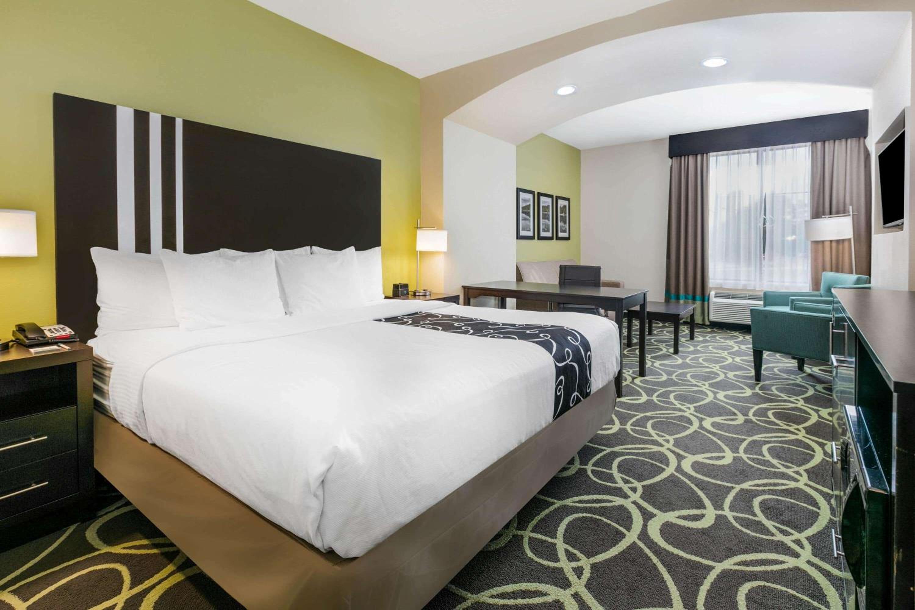 King Room with Sofa Bed - Mobility/Hearing Access - Non-Smoking
