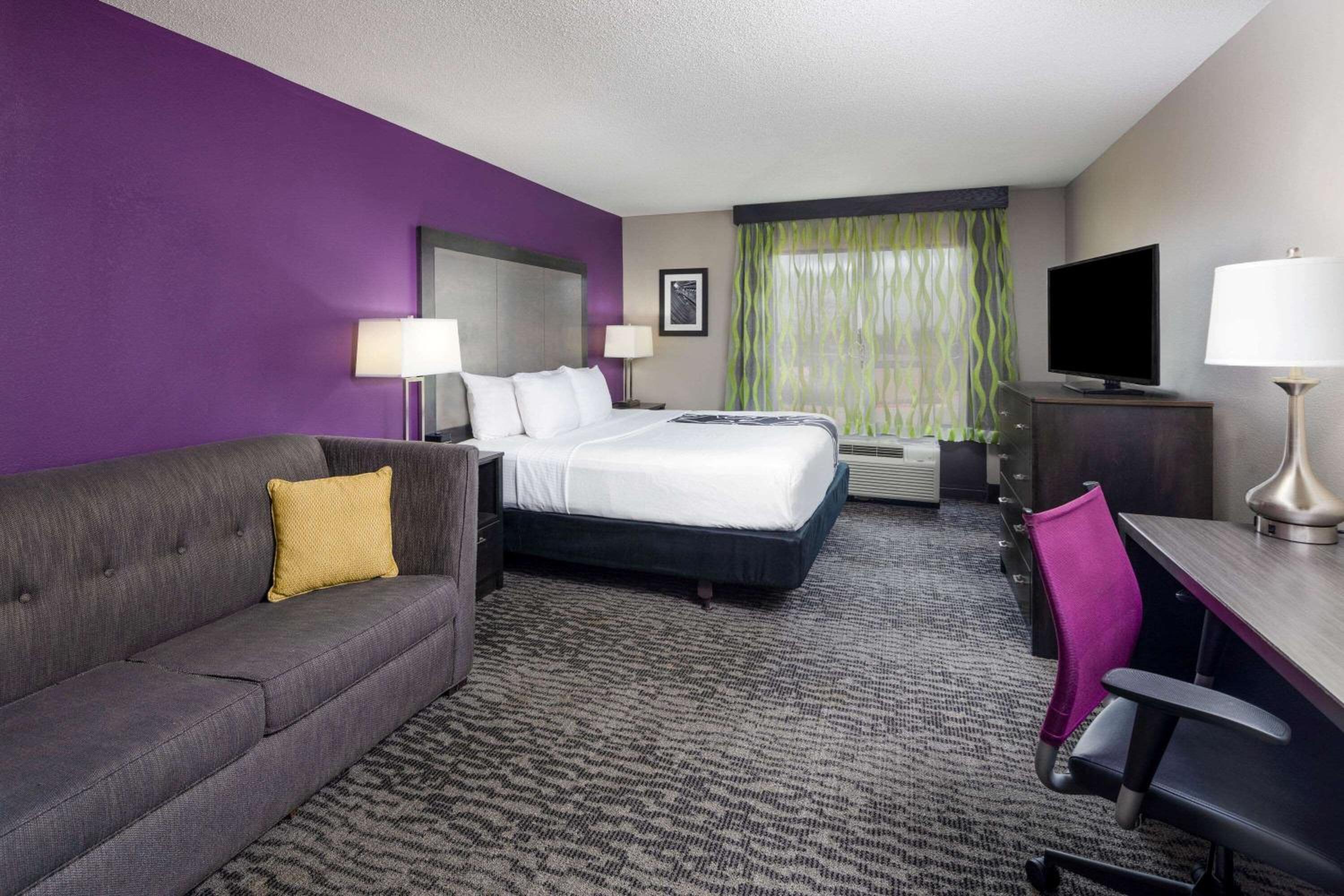 King Room - Disability Access/Non-Smoking - Photo 5