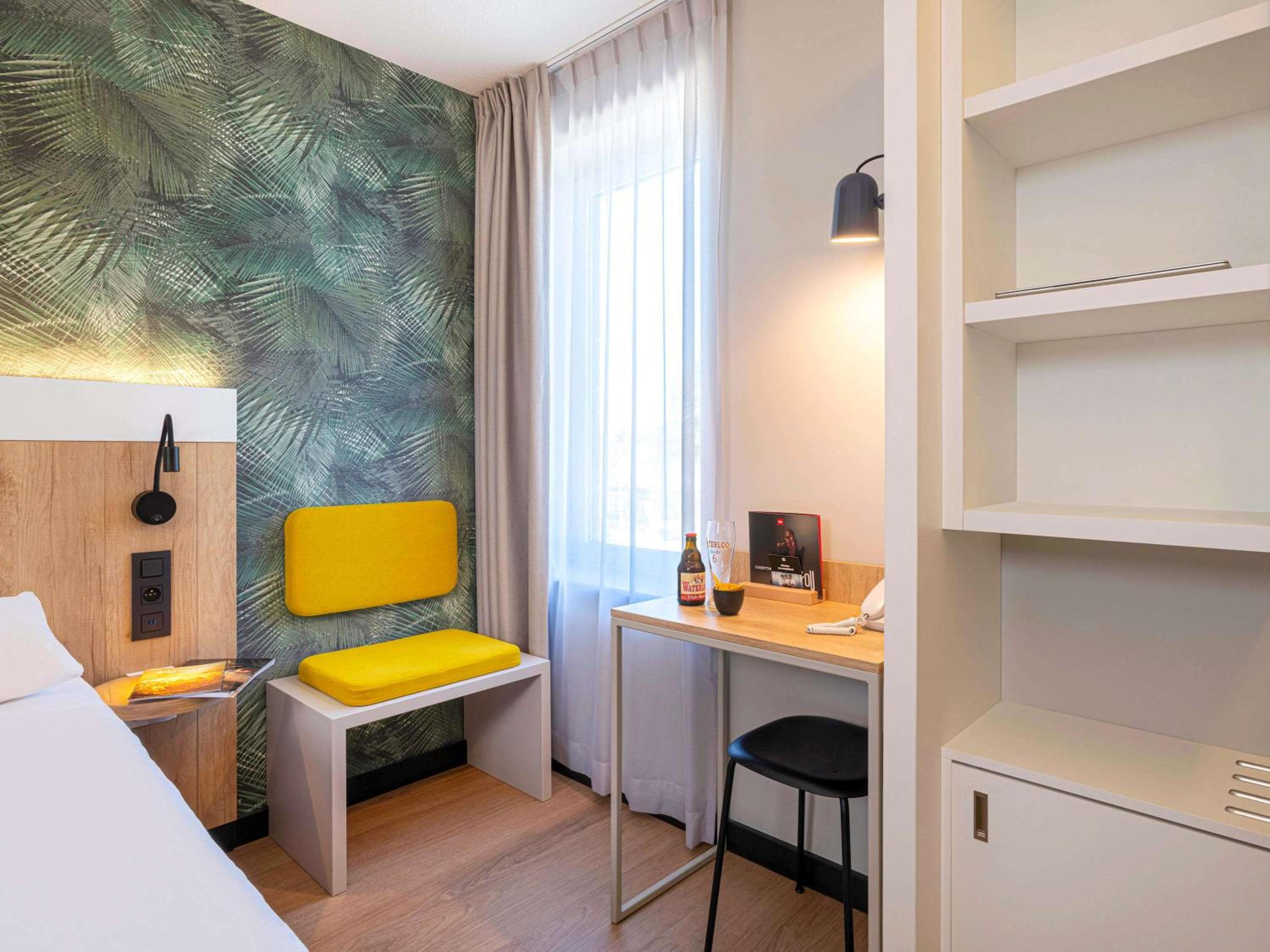 Triple Room with One Double and Single Bed or Three Single Beds - Photo 6