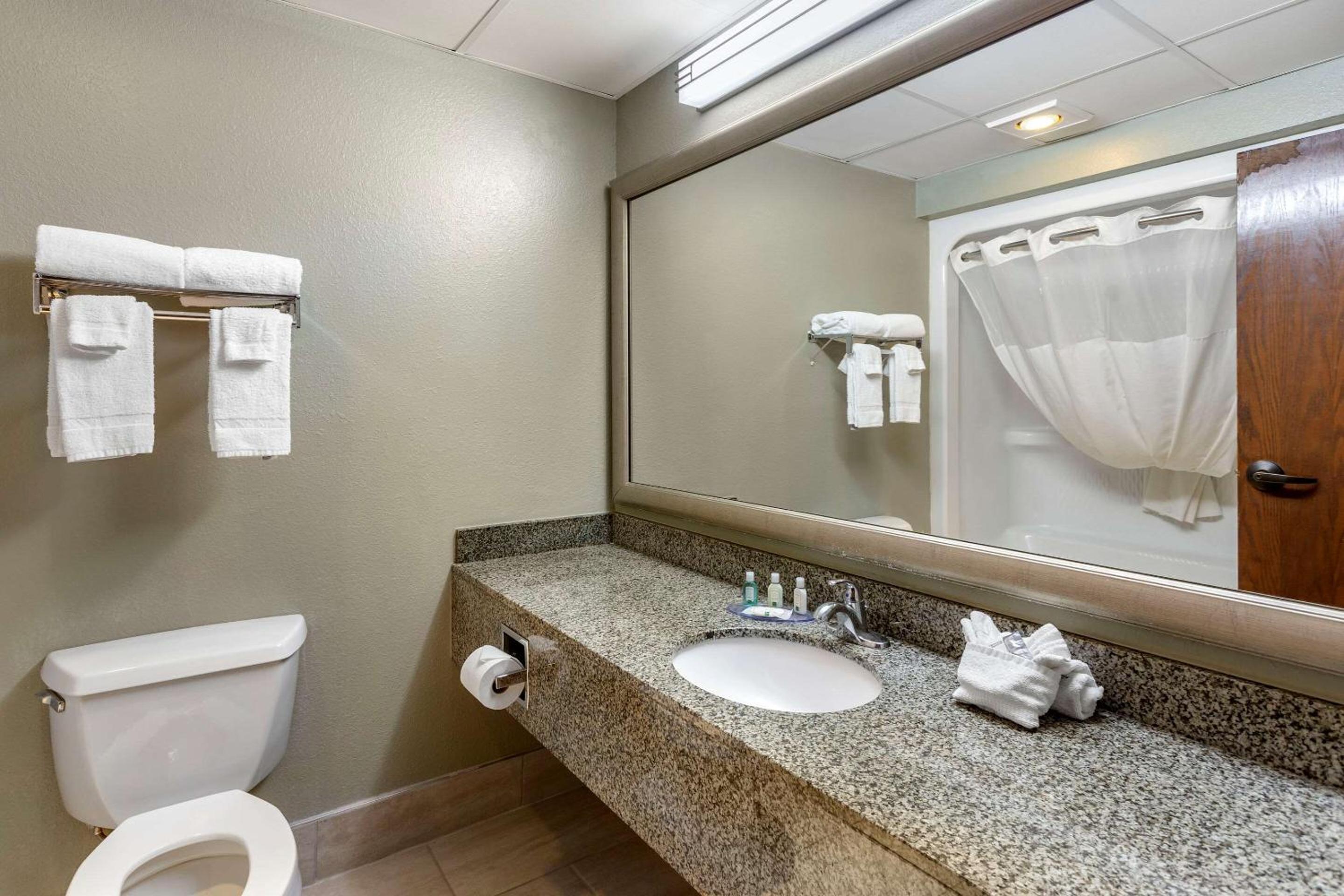 King Room - Non-Smoking - Photo 2