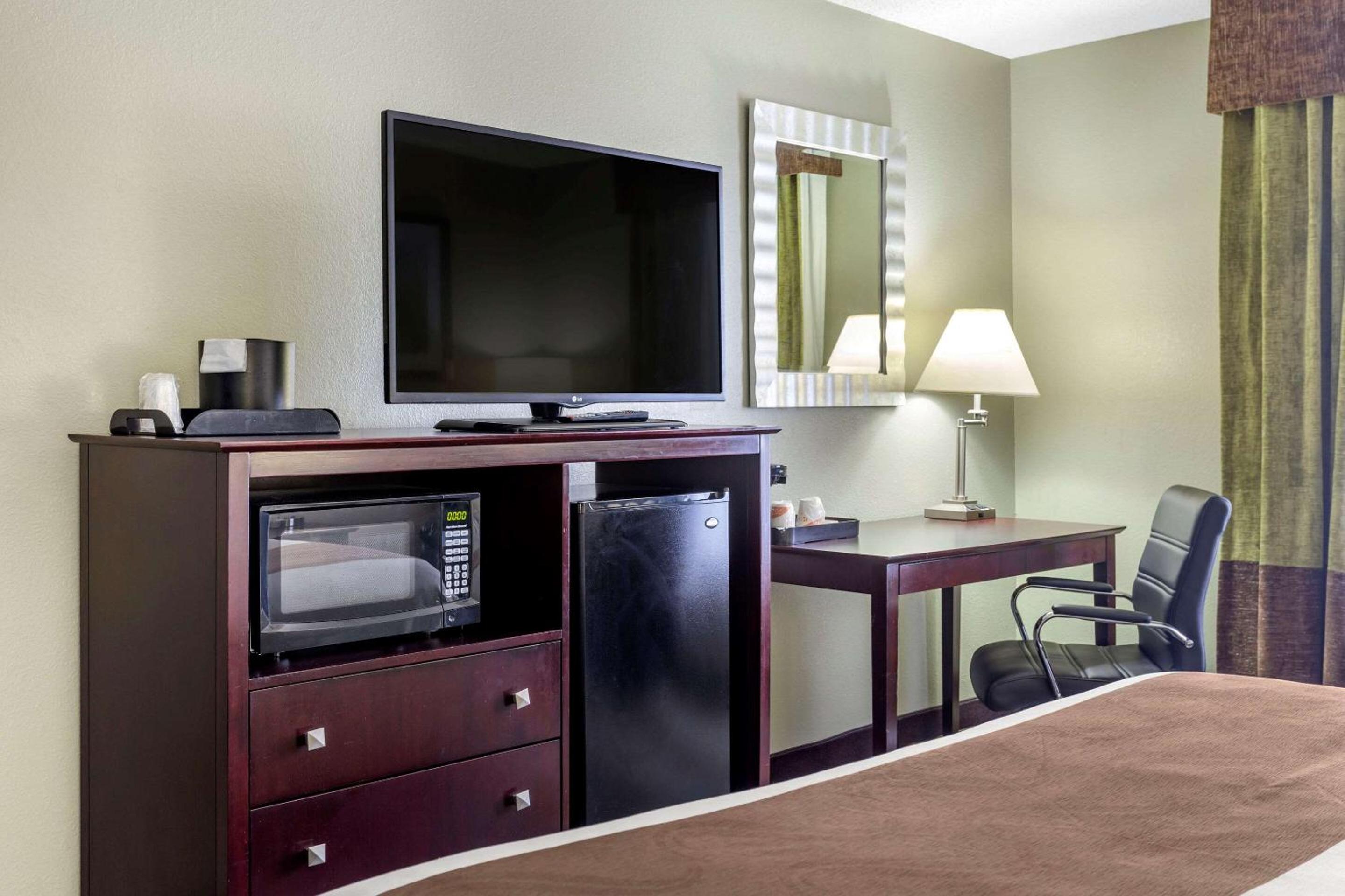 King Room - Non-Smoking - Photo 1