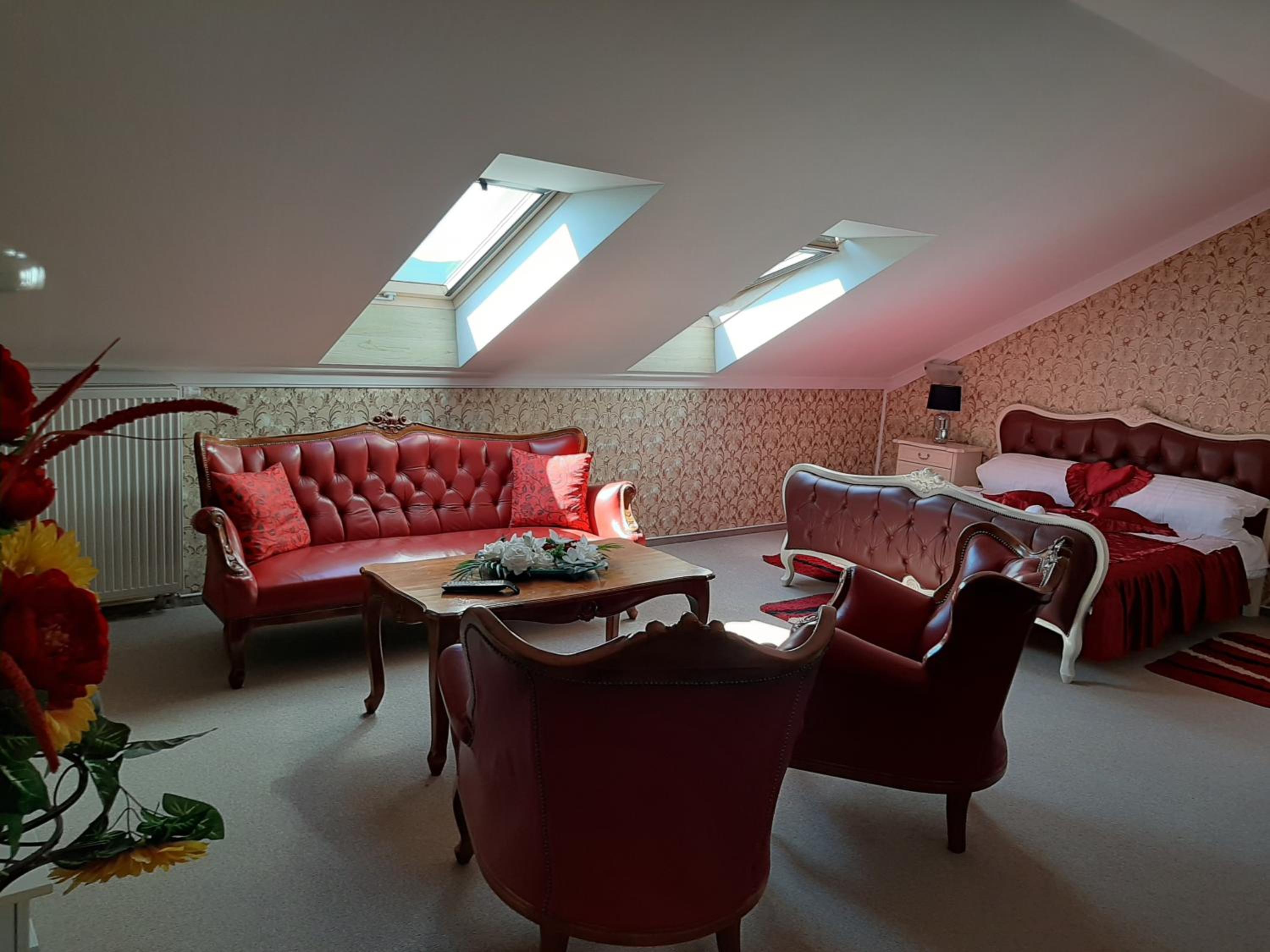 Deluxe Suite - Photo 2