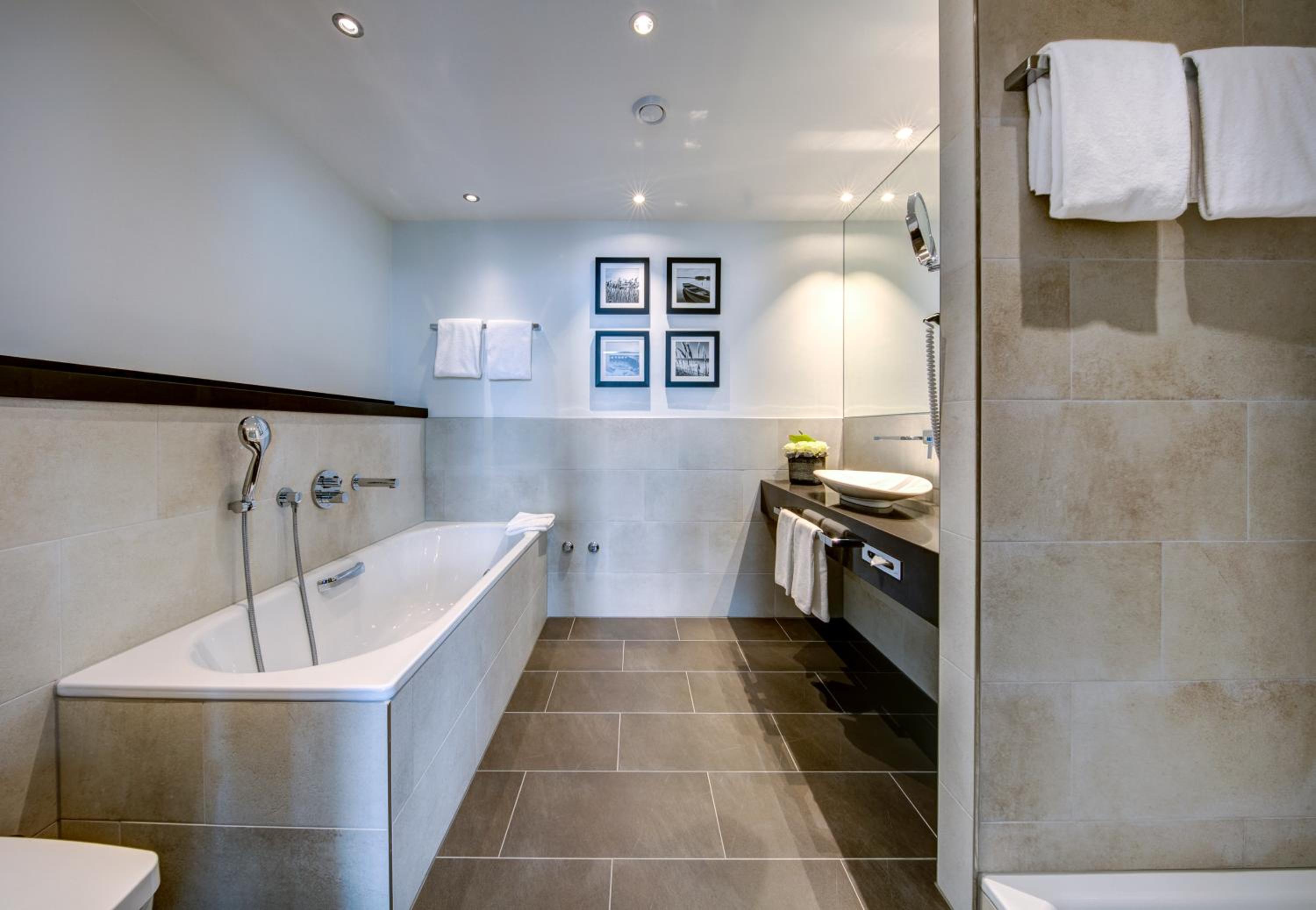 Grand Suite with City View - Photo 2