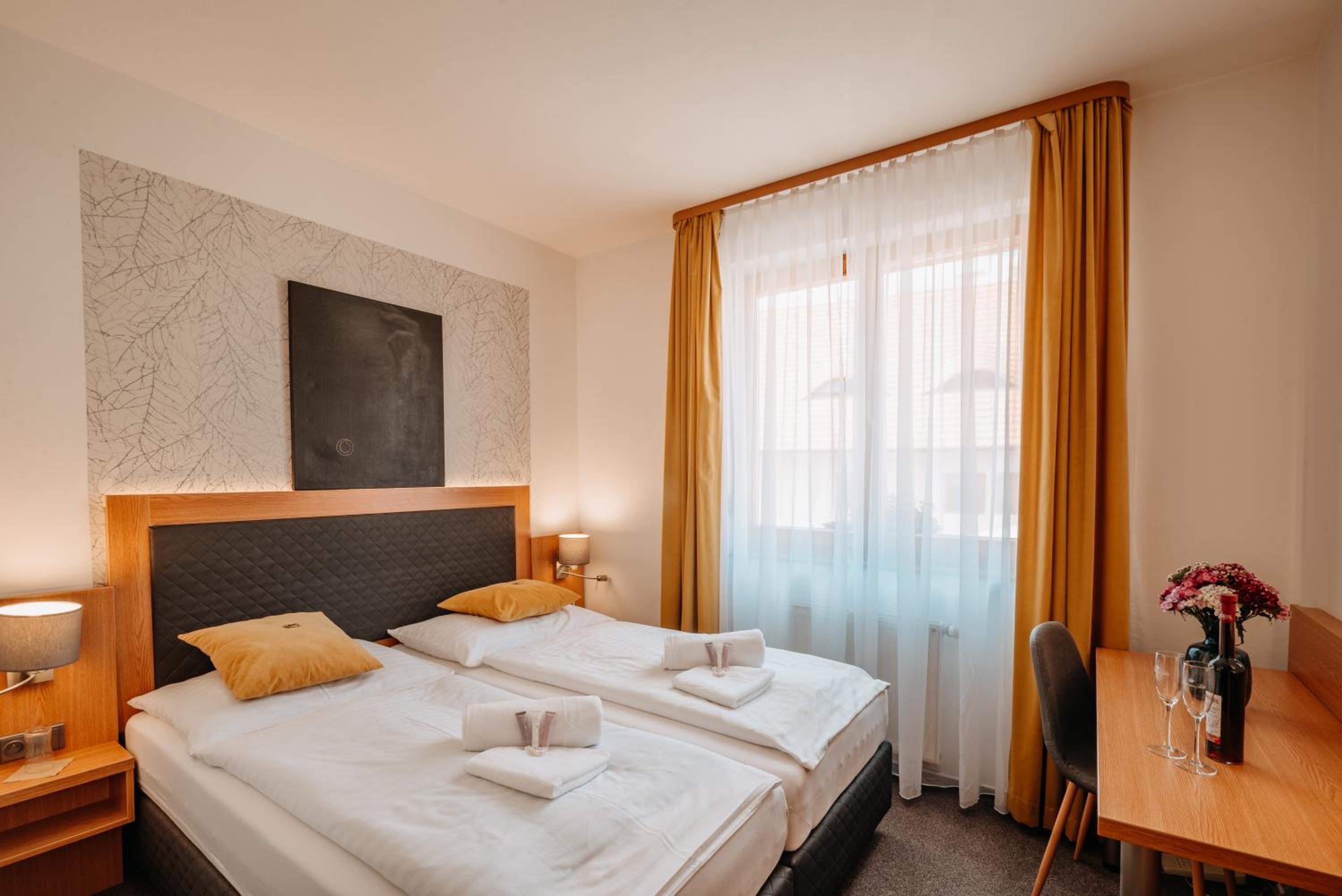 Double or Twin Room - Photo 14