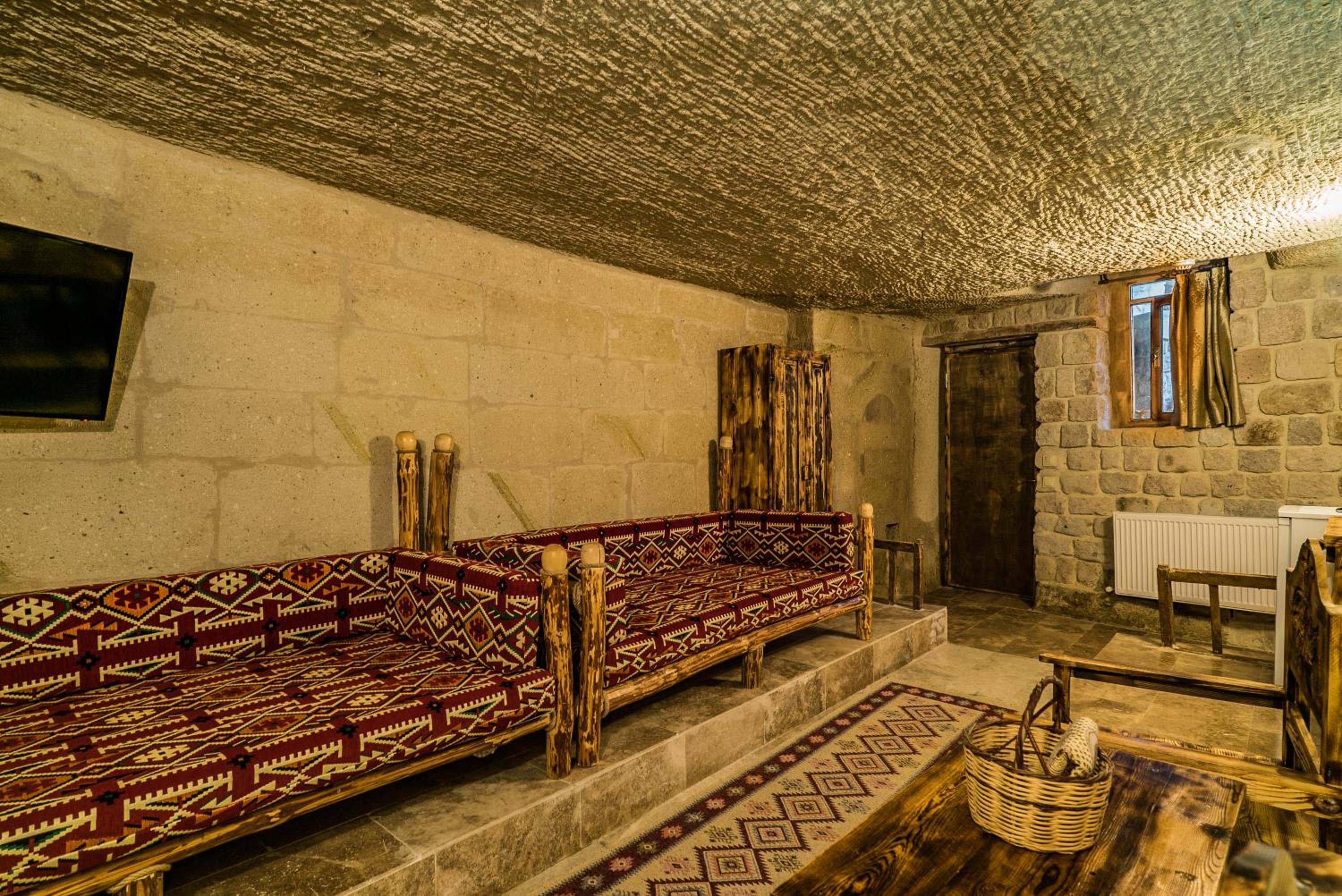 Deluxe Suite - Photo 96
