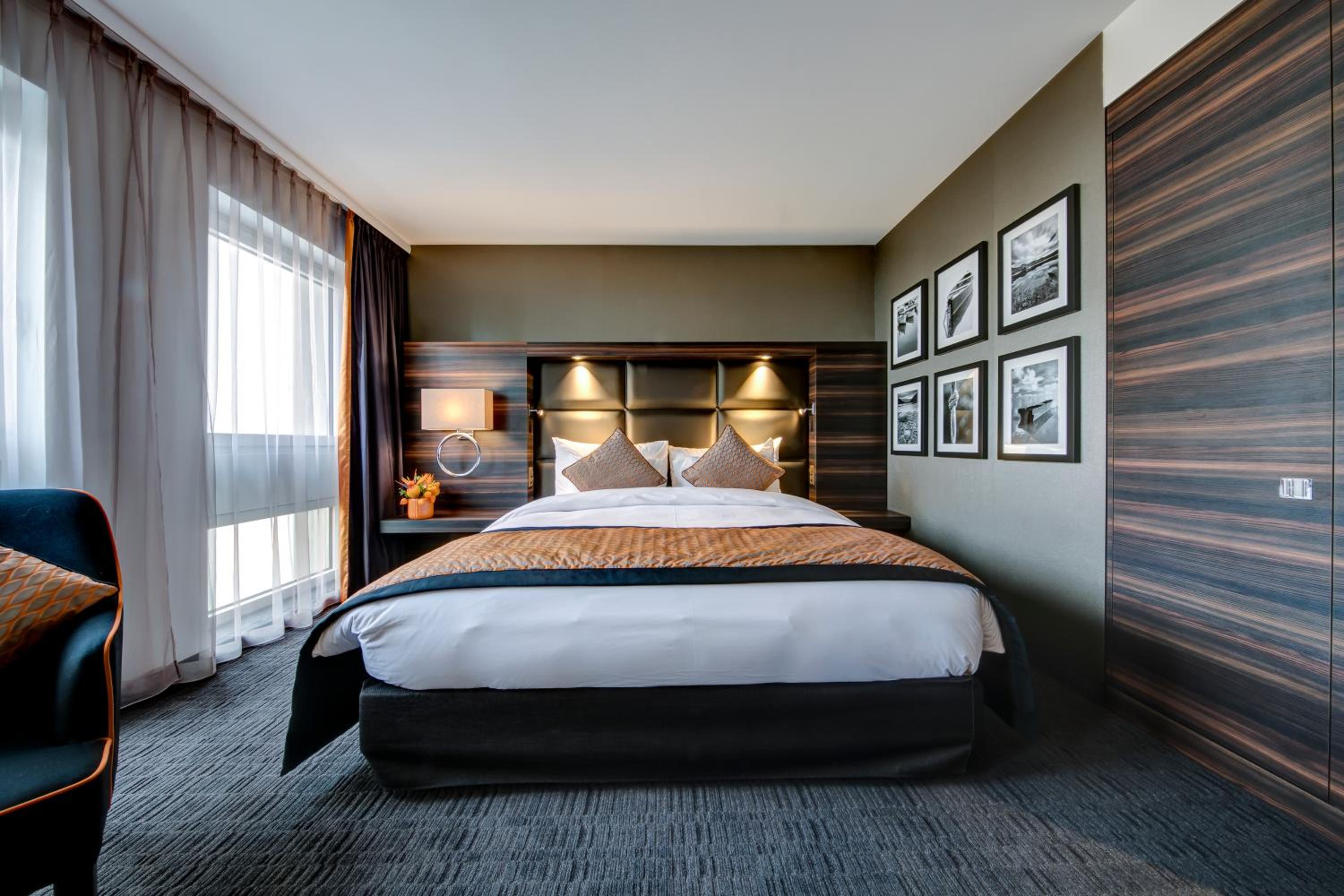 Superior Double Room with City View - Photo 1