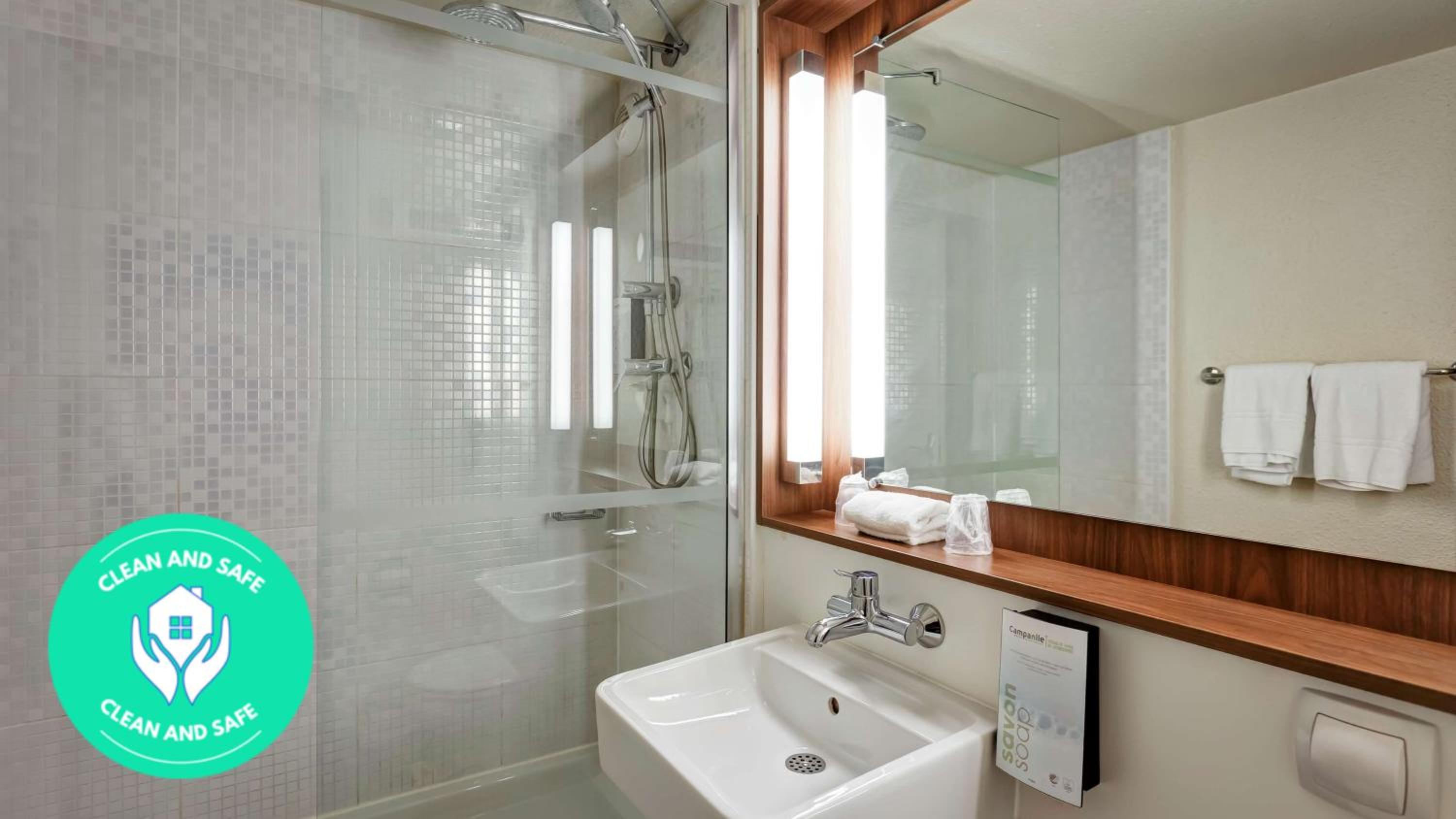 Standard Double Room - Photo 8