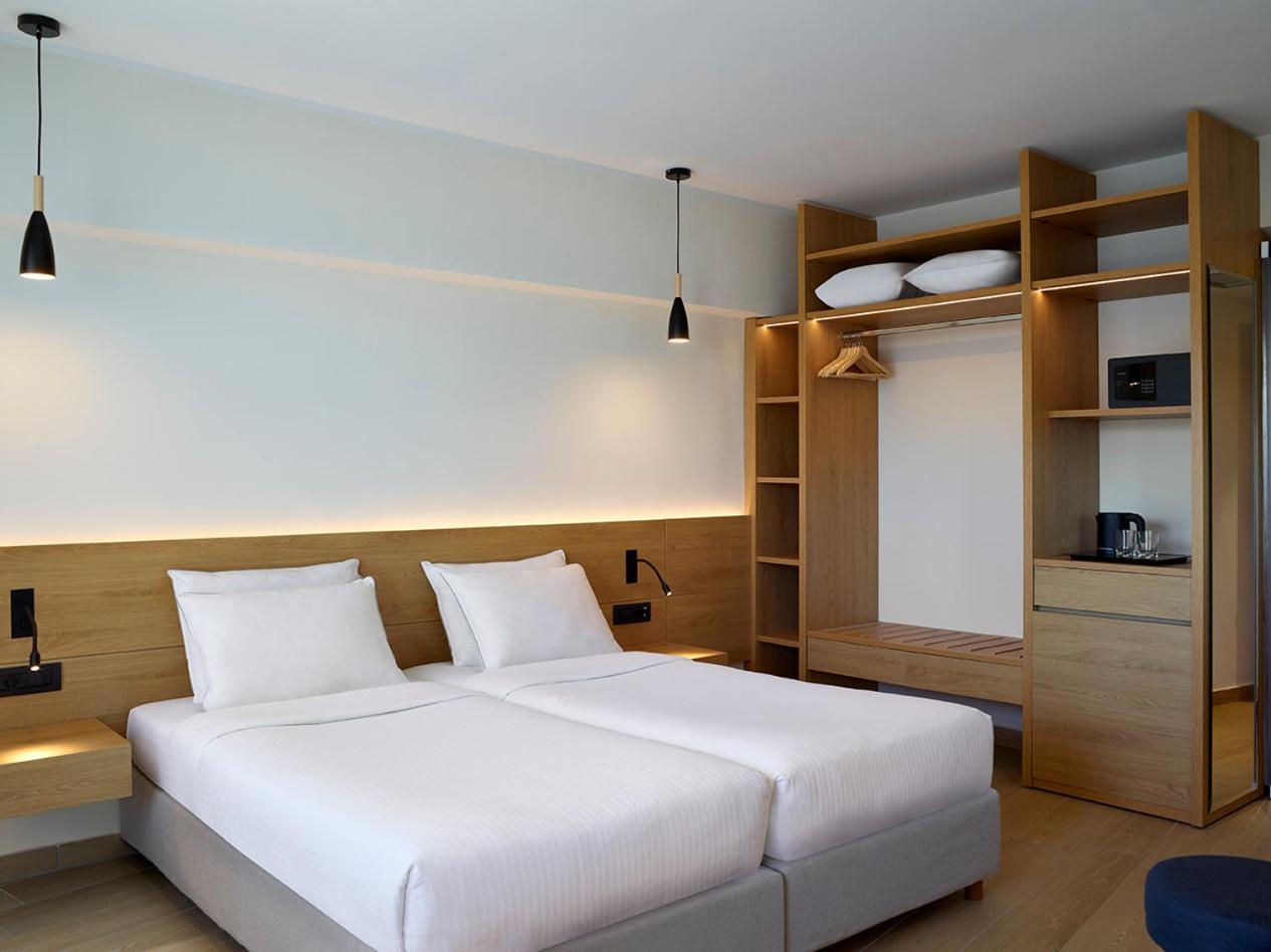 Superior Double or Twin Room with City View - Photo 4