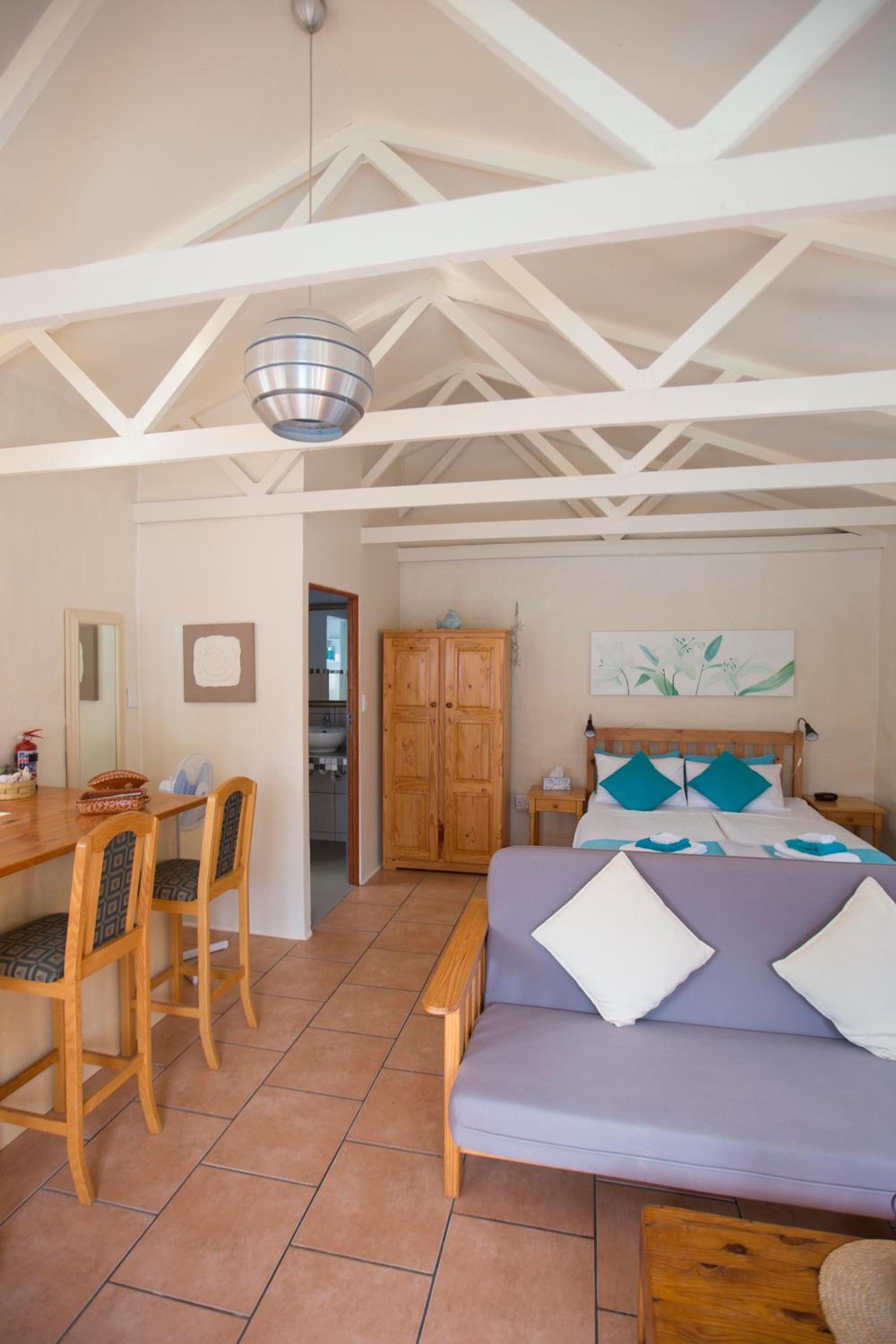 Queen Room with Pool View photo 2
