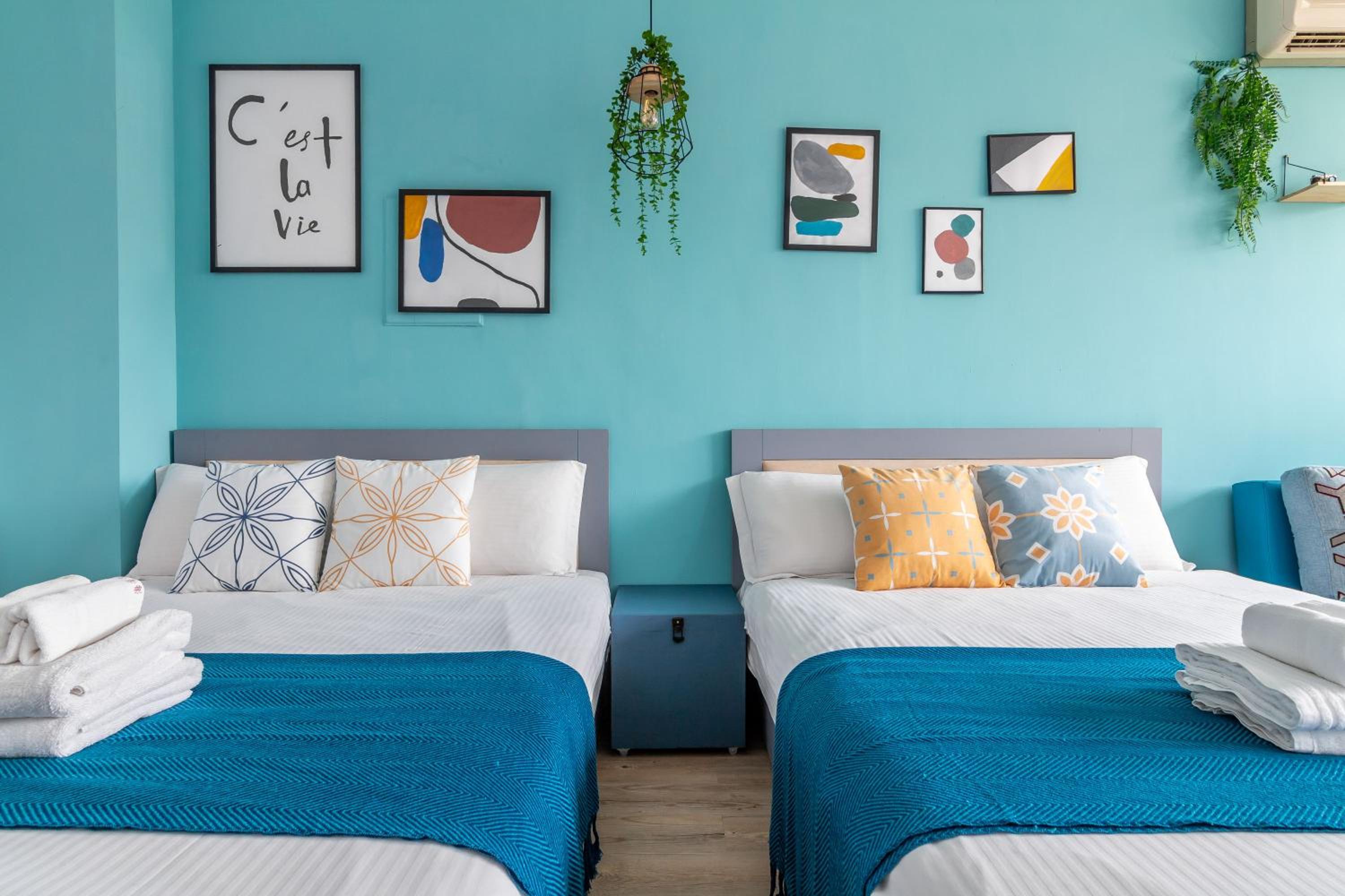 Standard Twin Room - Photo 8