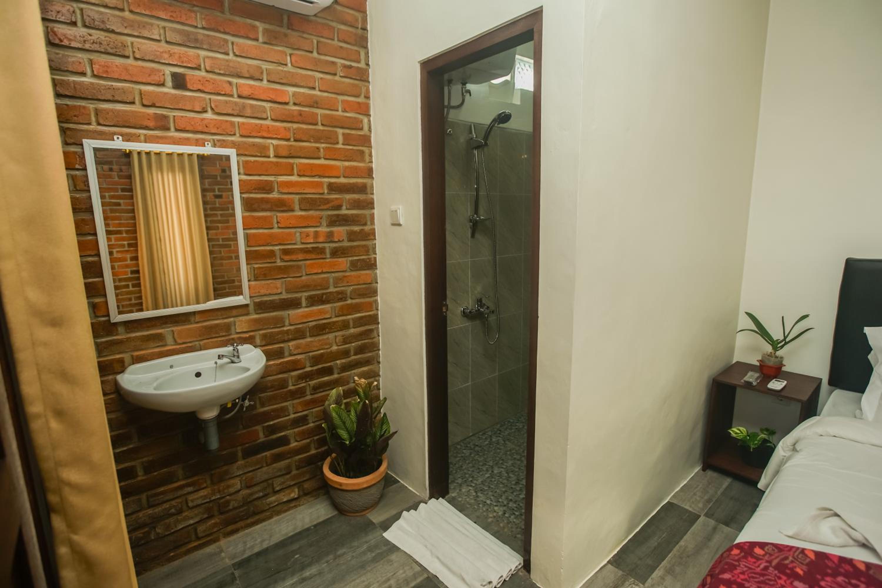 Deluxe Double Room - Photo 14