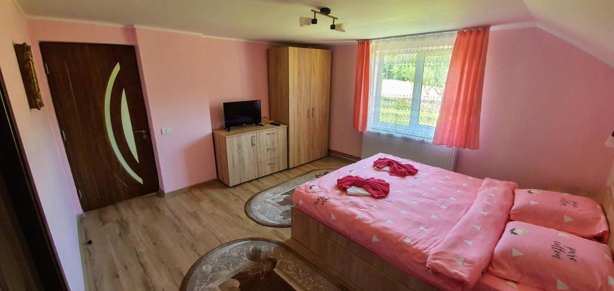 Double Room with Private Bathroom photo 1