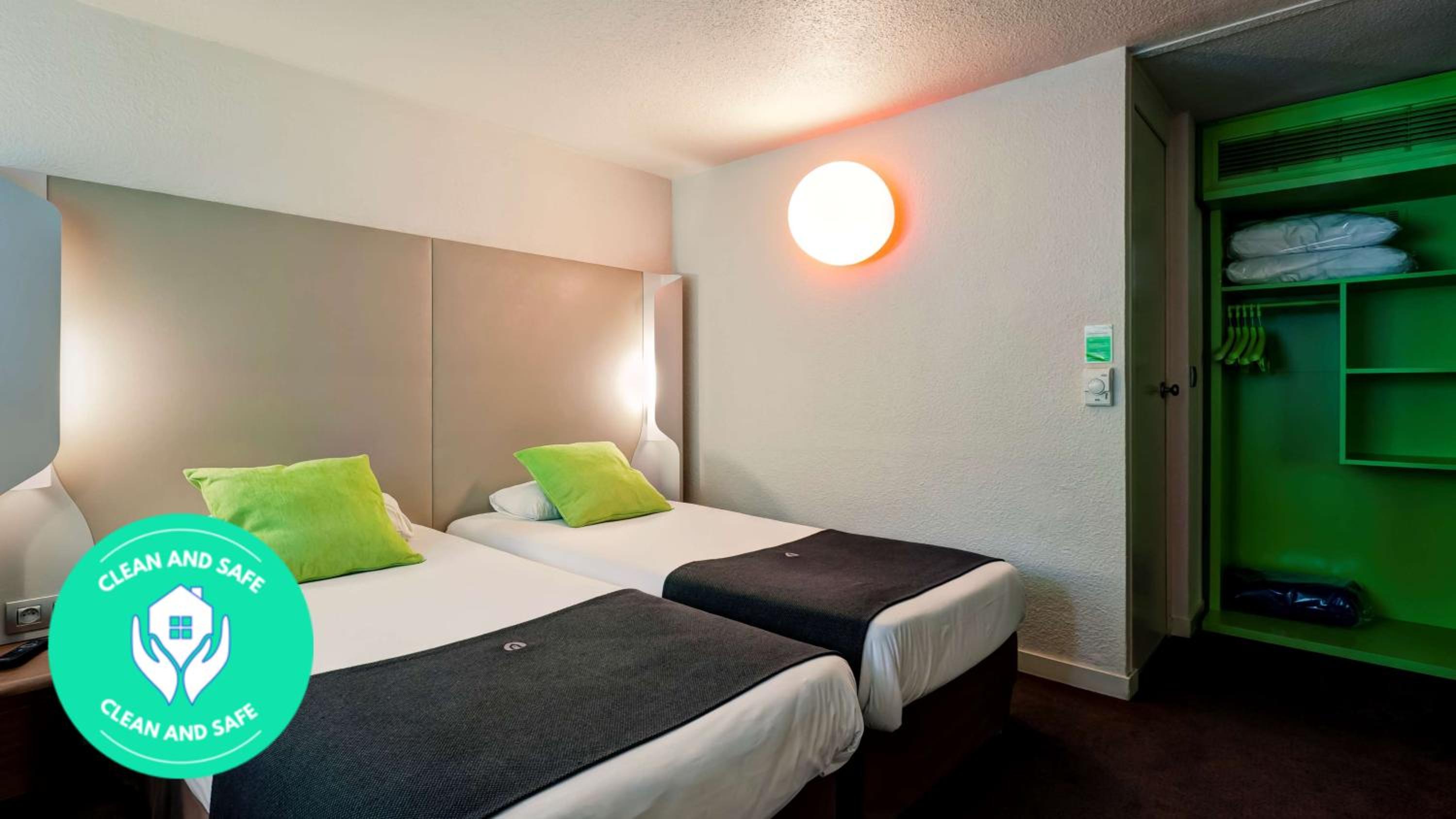 Twin Room - Photo 1