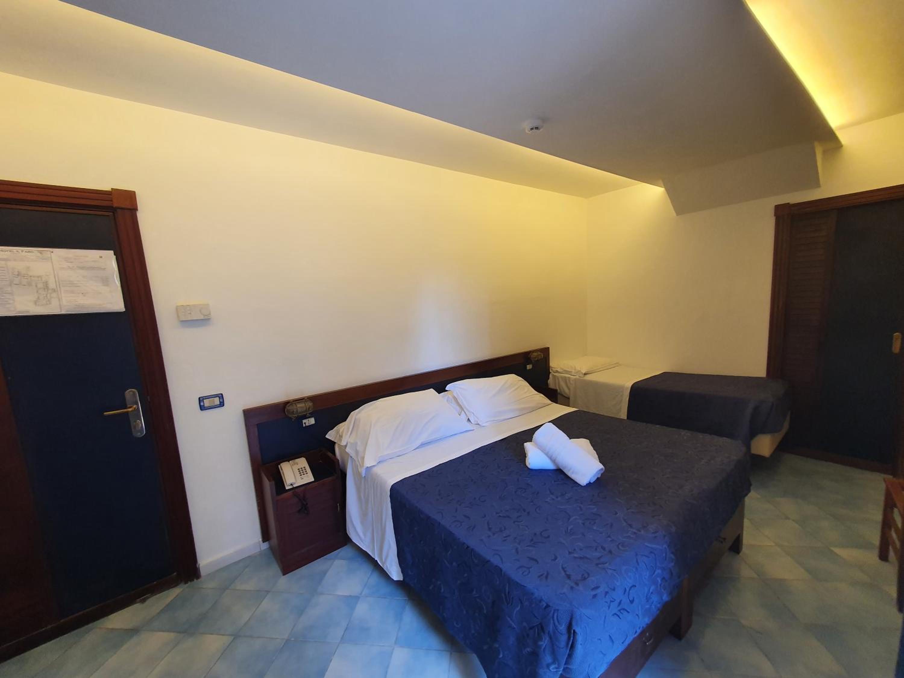 Standard Triple Room photo 3