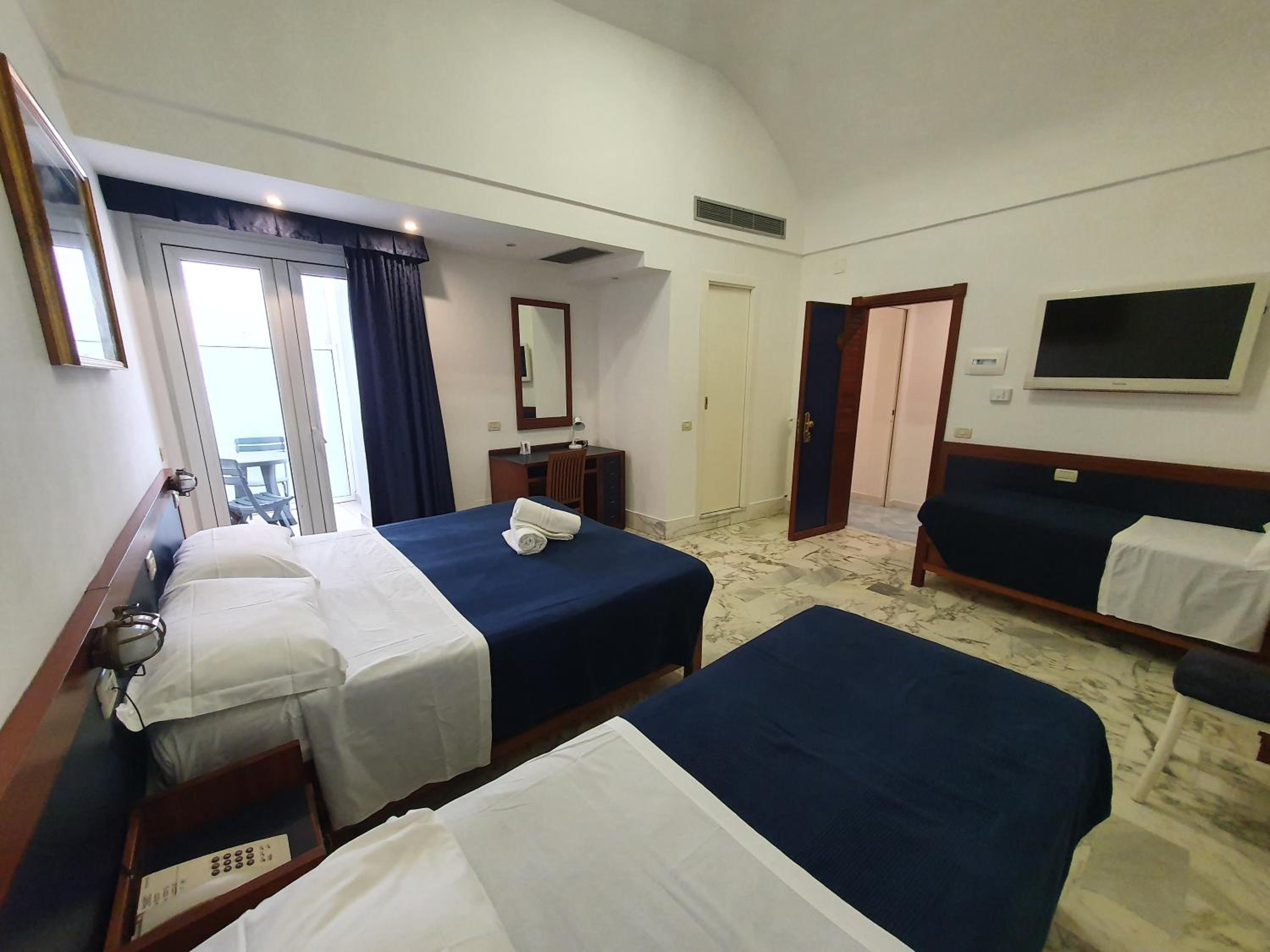 Classic Quadruple Room