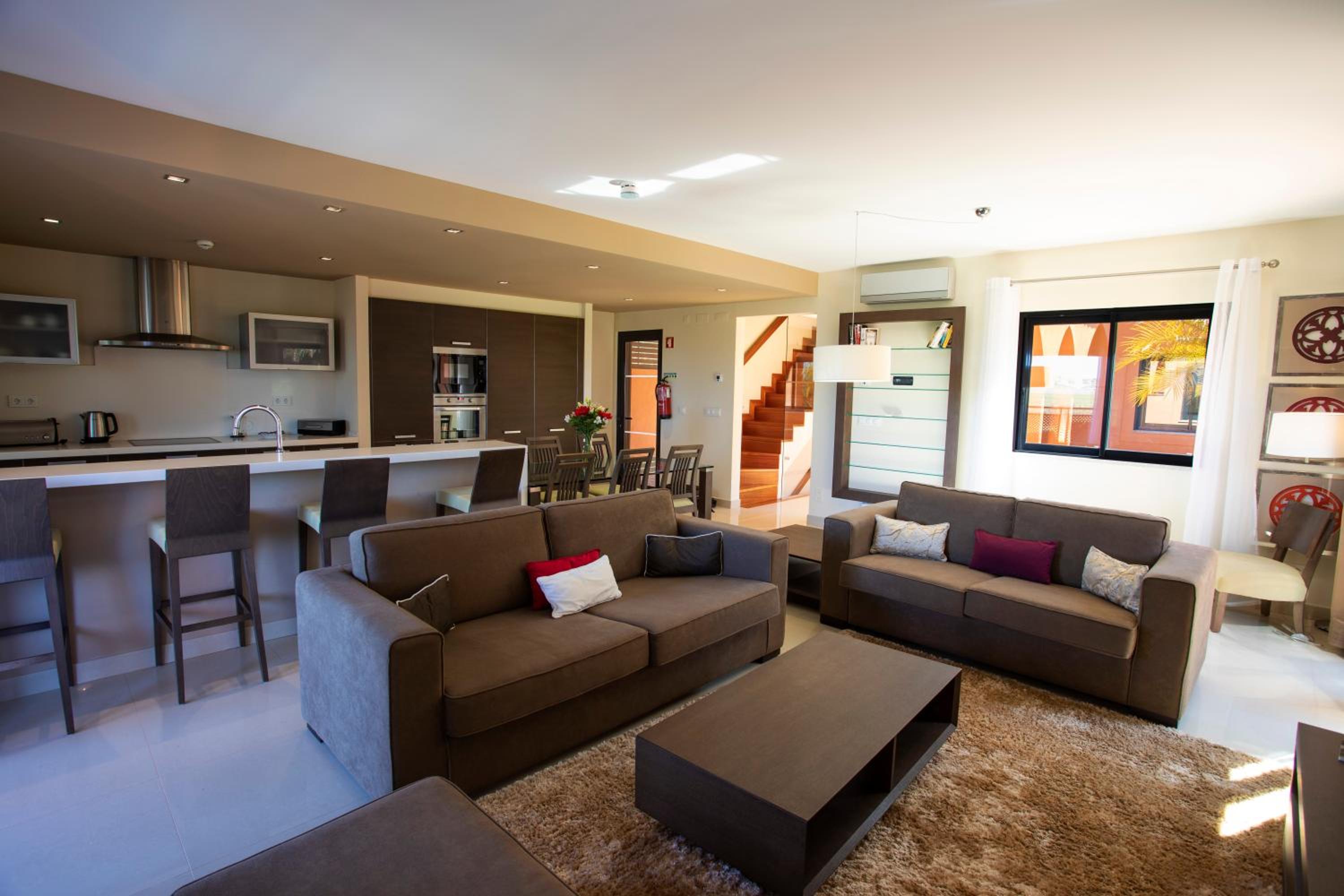 Three-Bedroom Villa - Photo 3