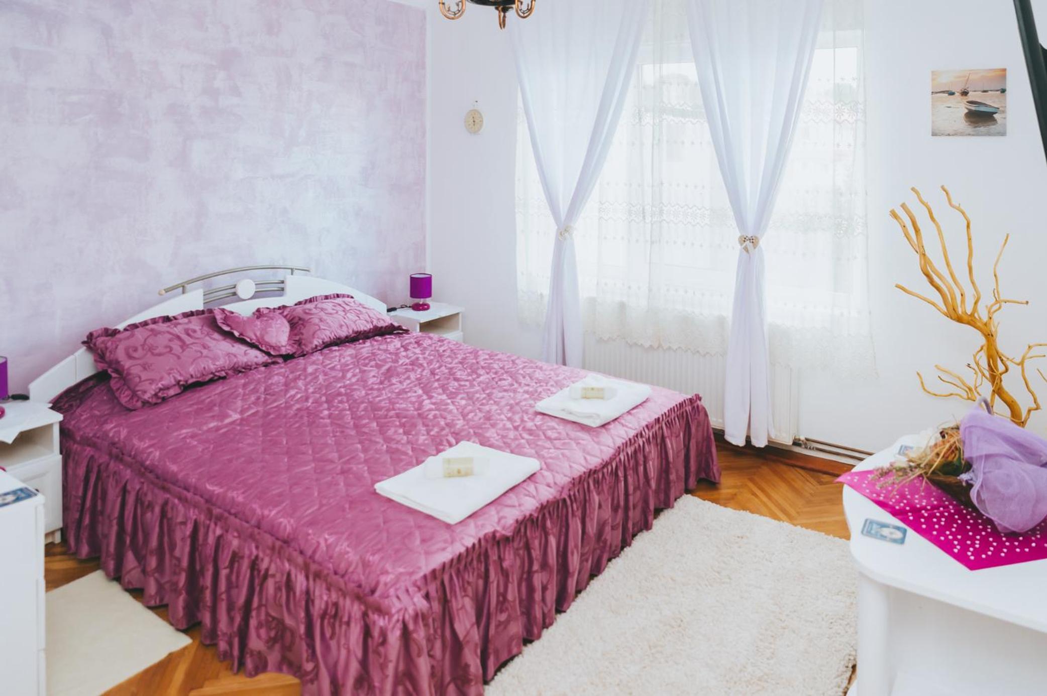 Double Room - Photo 1