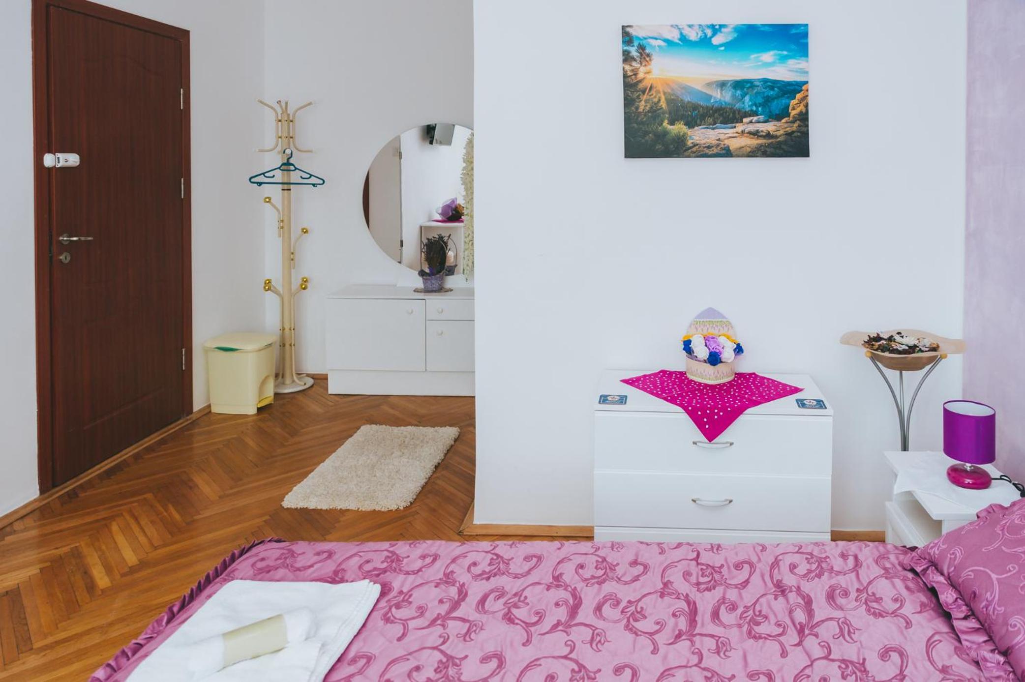 Double Room - Photo 8