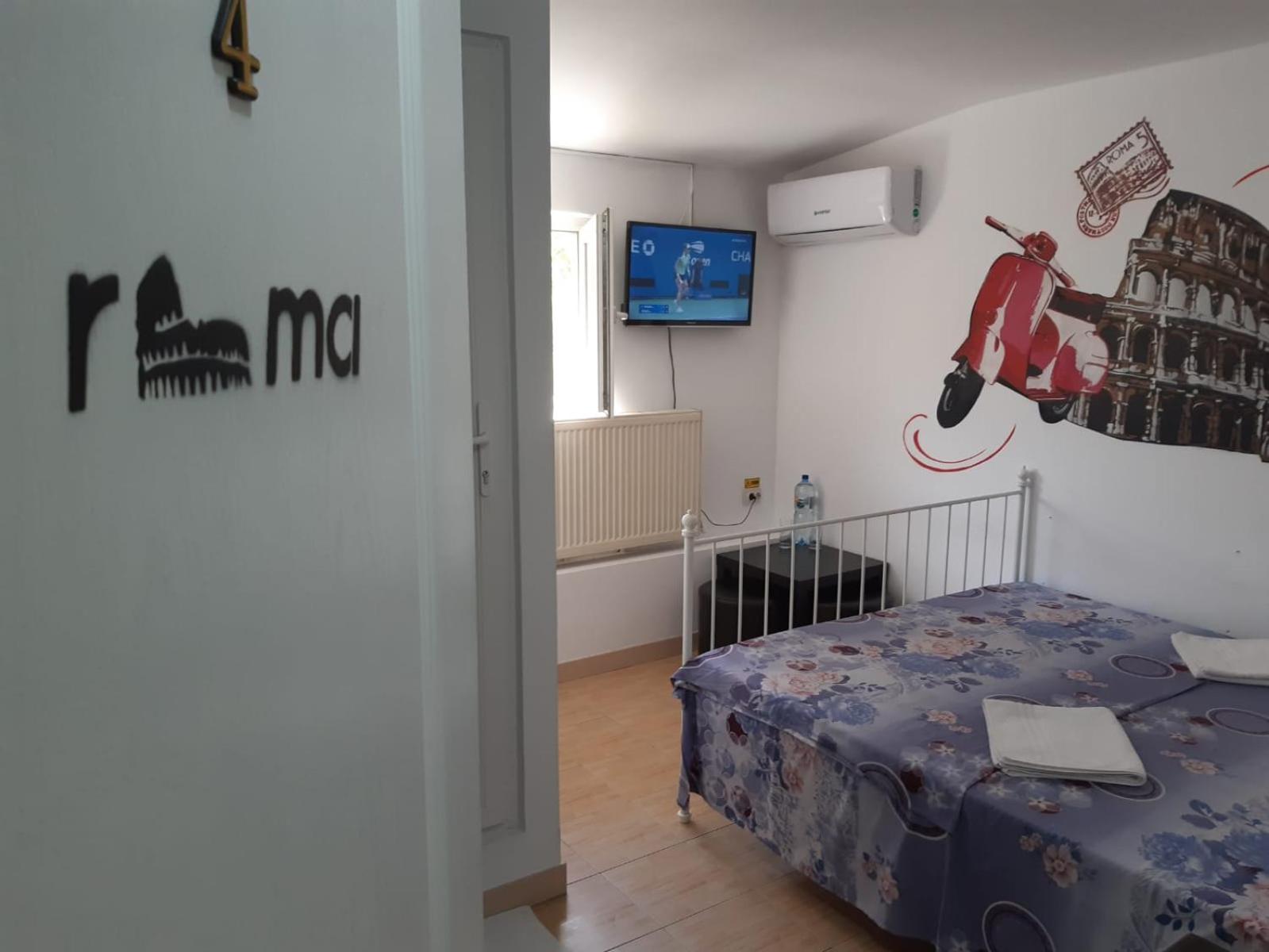 Economy Double Room - Photo 11