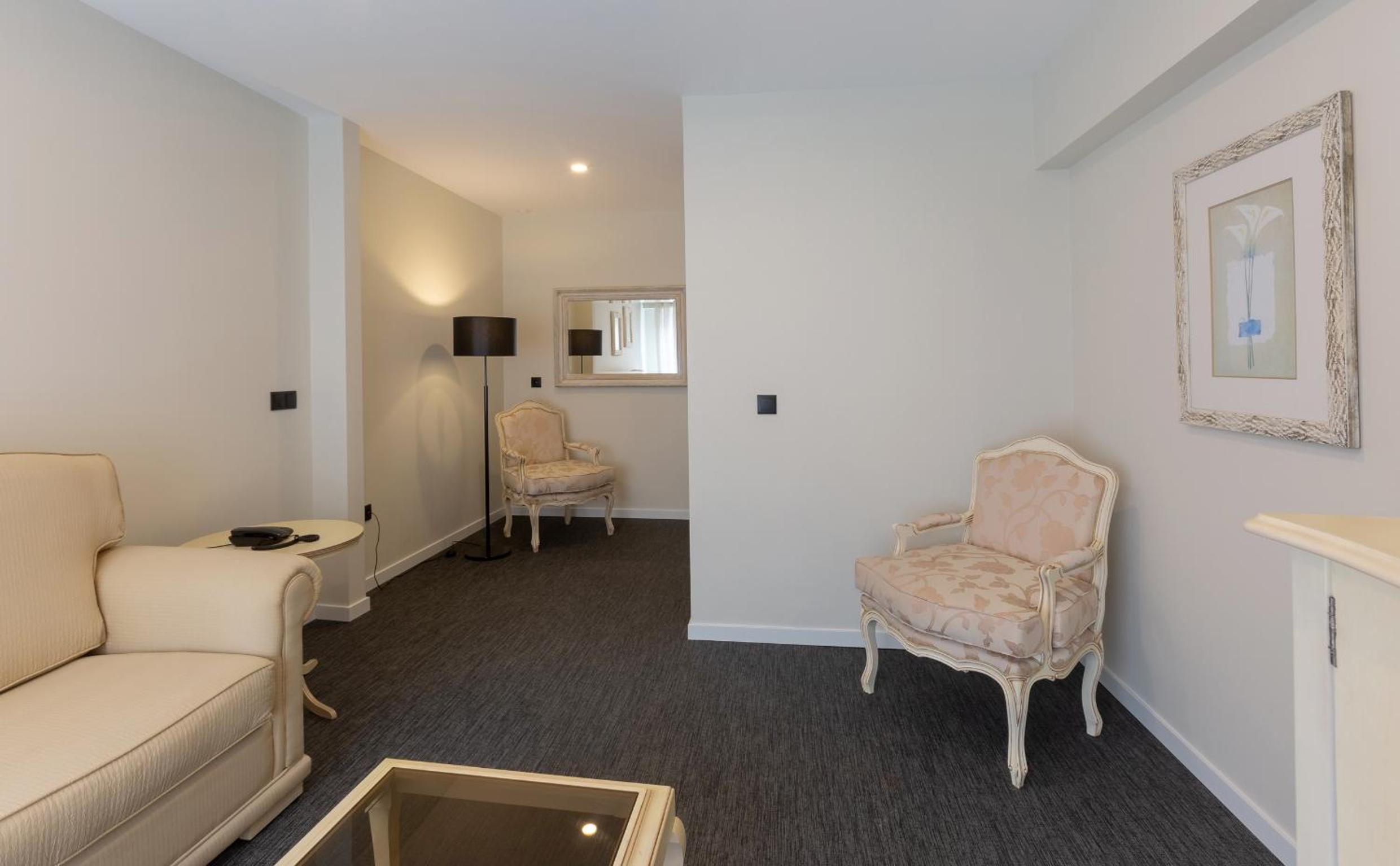Royal Suite - Photo 2
