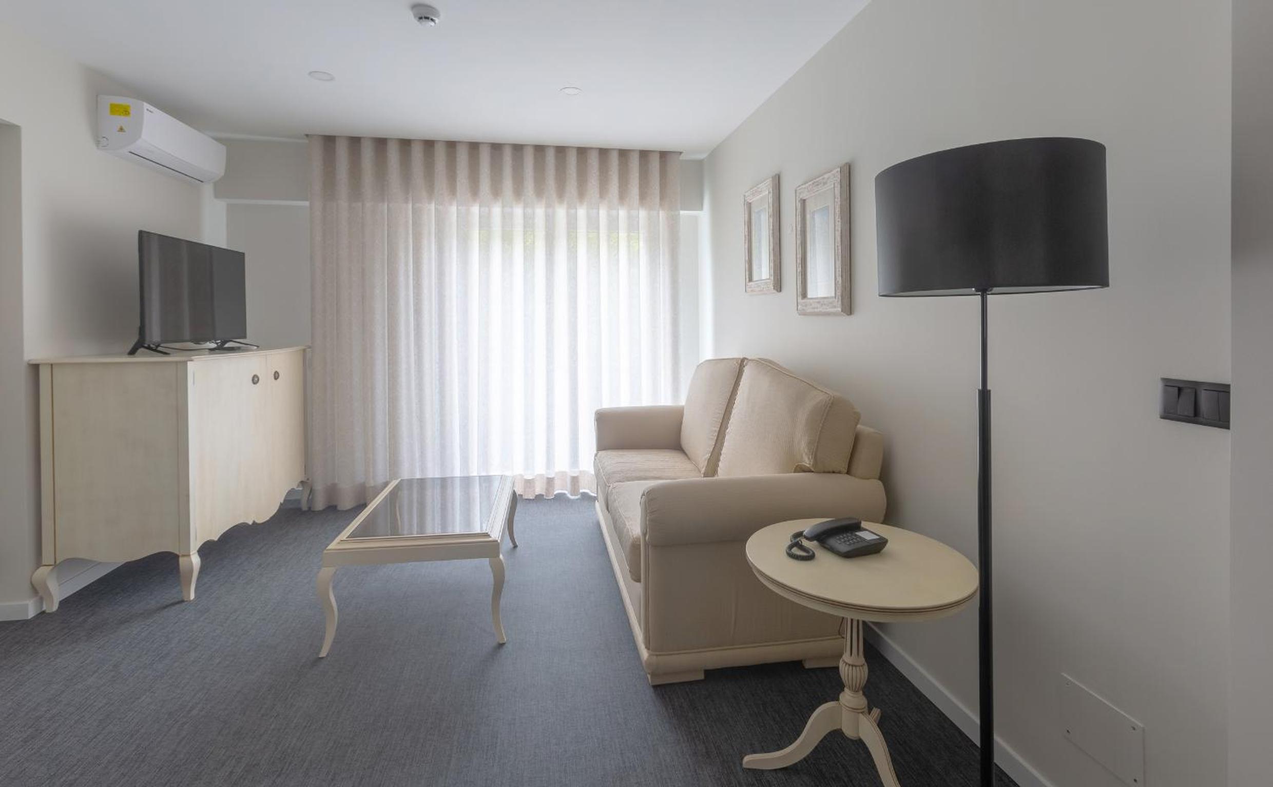 Royal Suite - Photo 3