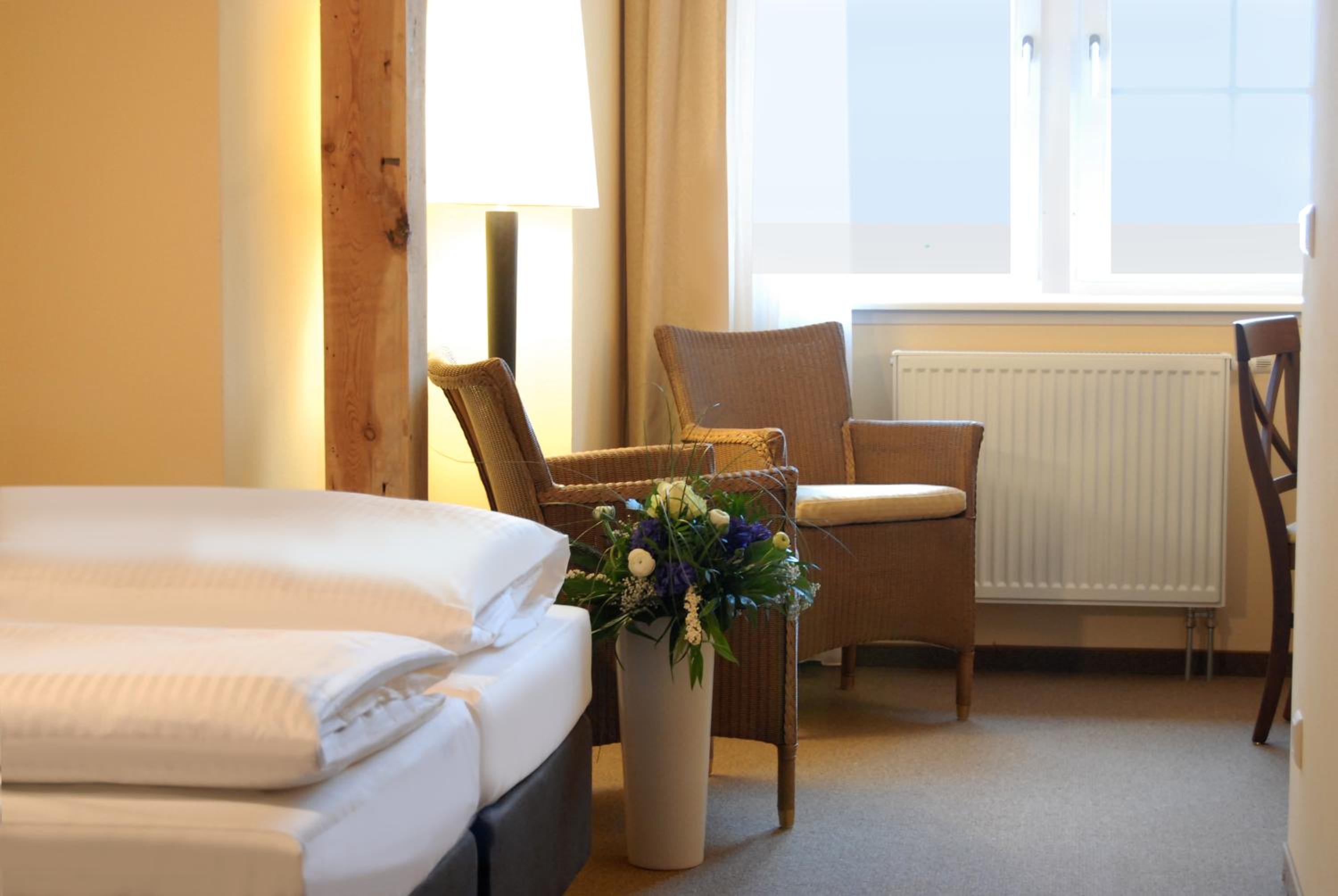 Double Room thumbnail 5