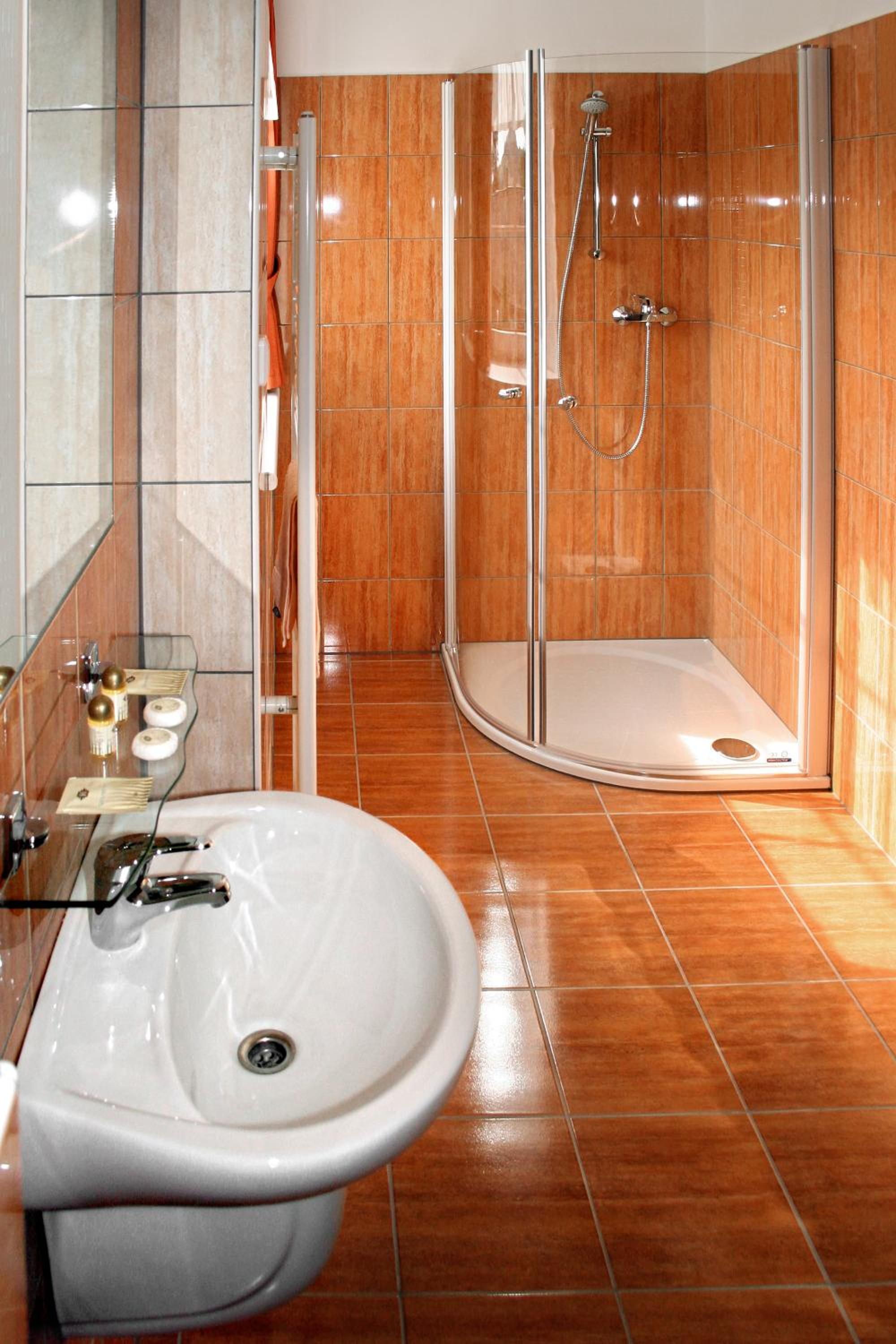 Deluxe Double Room with Extra Bed - Photo 2