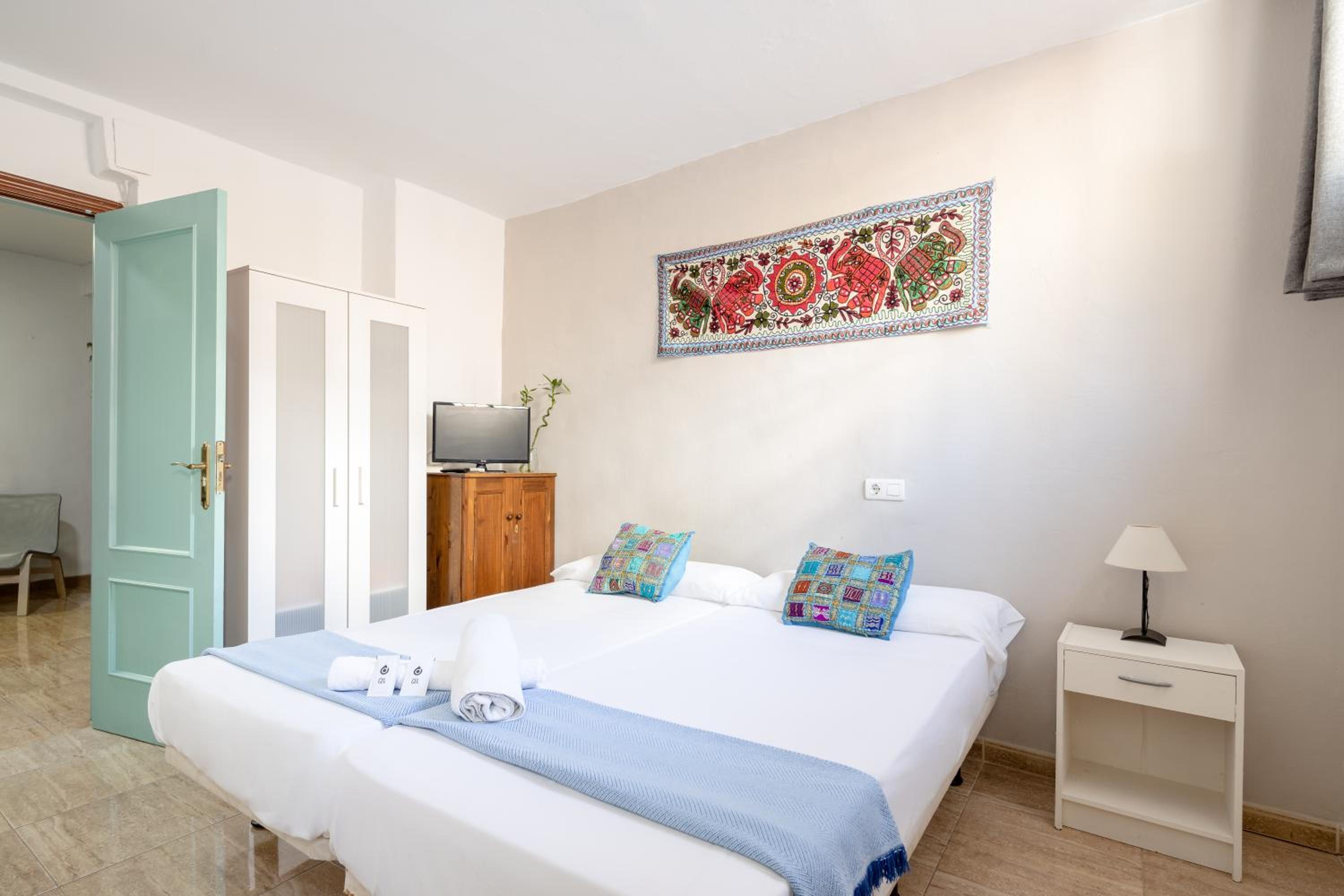 Small Double or Twin Room photo 3