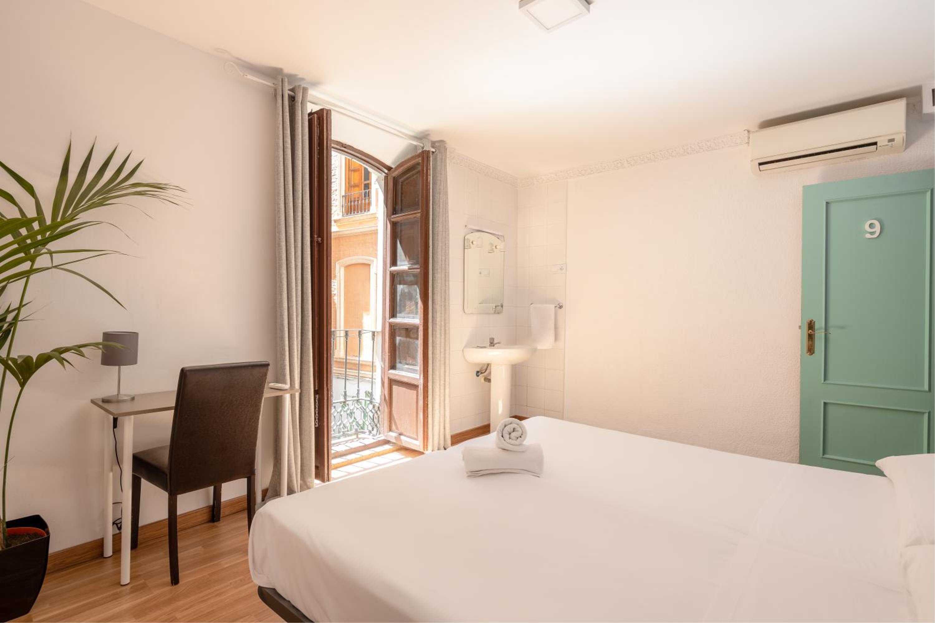 Habitación Doble o con Dos Camas con Baño Compartido