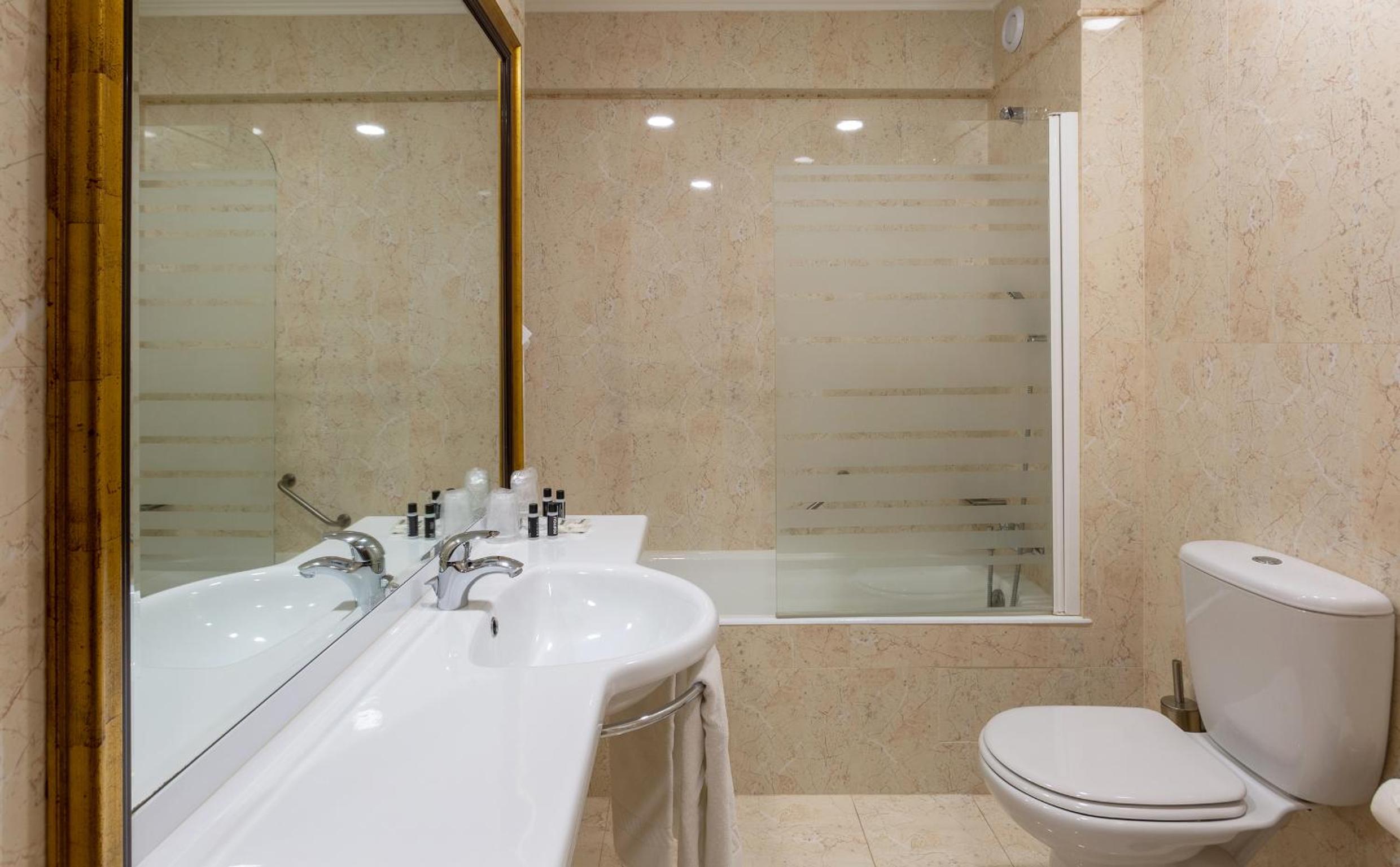 Royal Suite - Photo 10