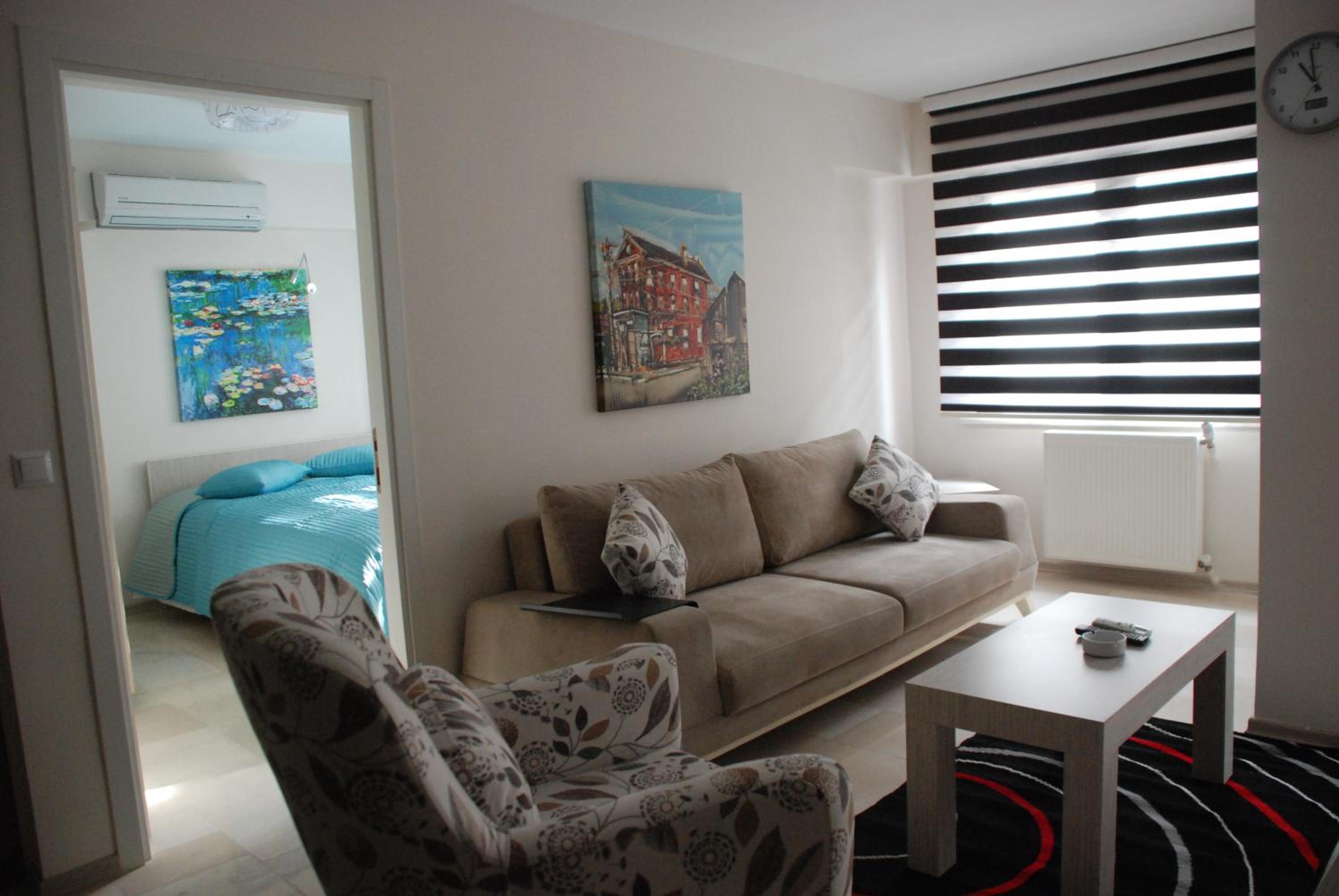 One-Bedroom Apartment - Photo 16