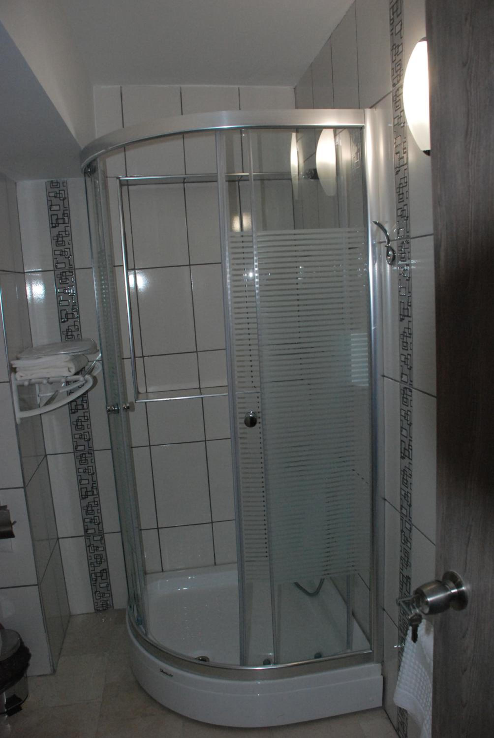 One-Bedroom Apartment - Photo 12
