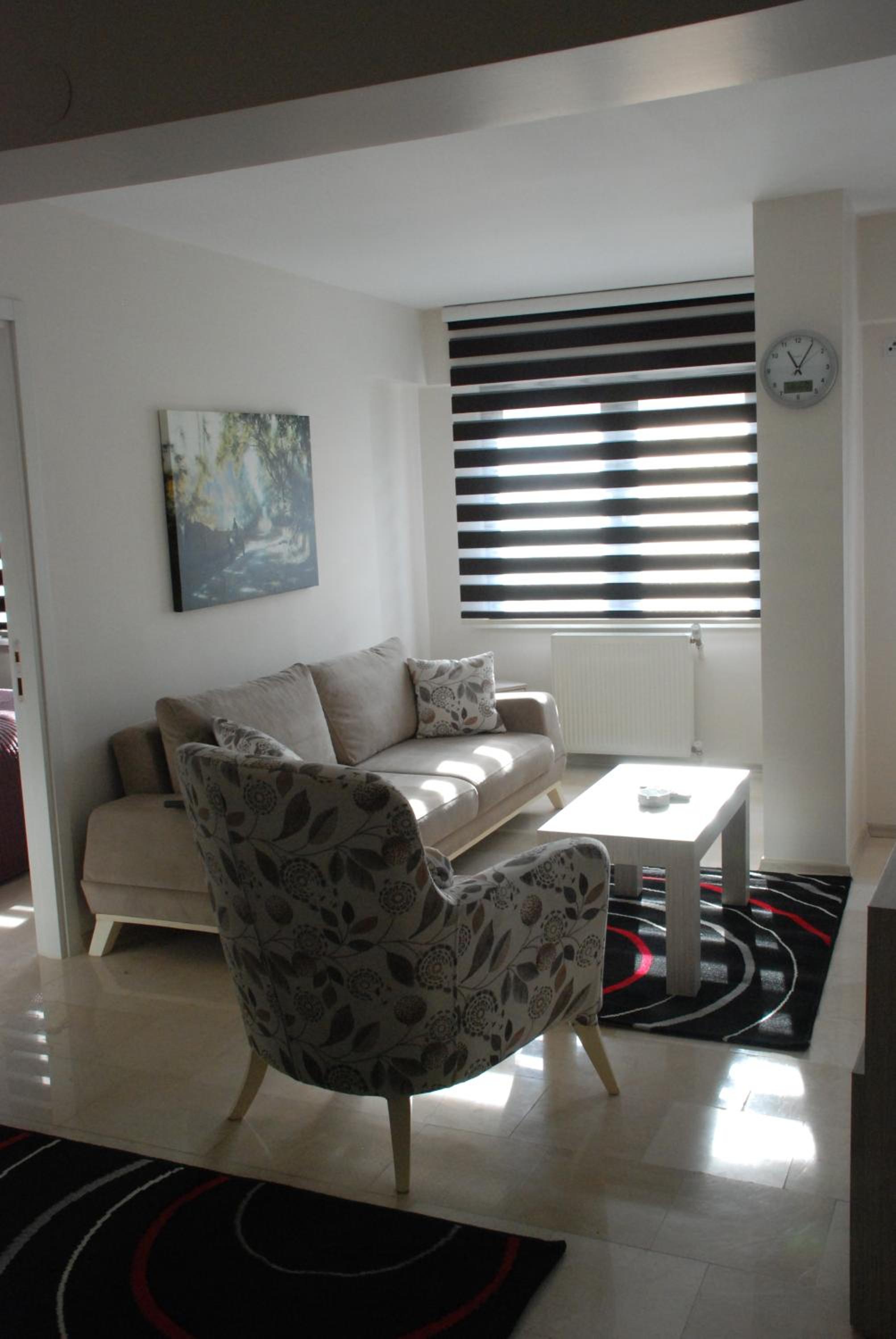 One-Bedroom Apartment - Photo 10