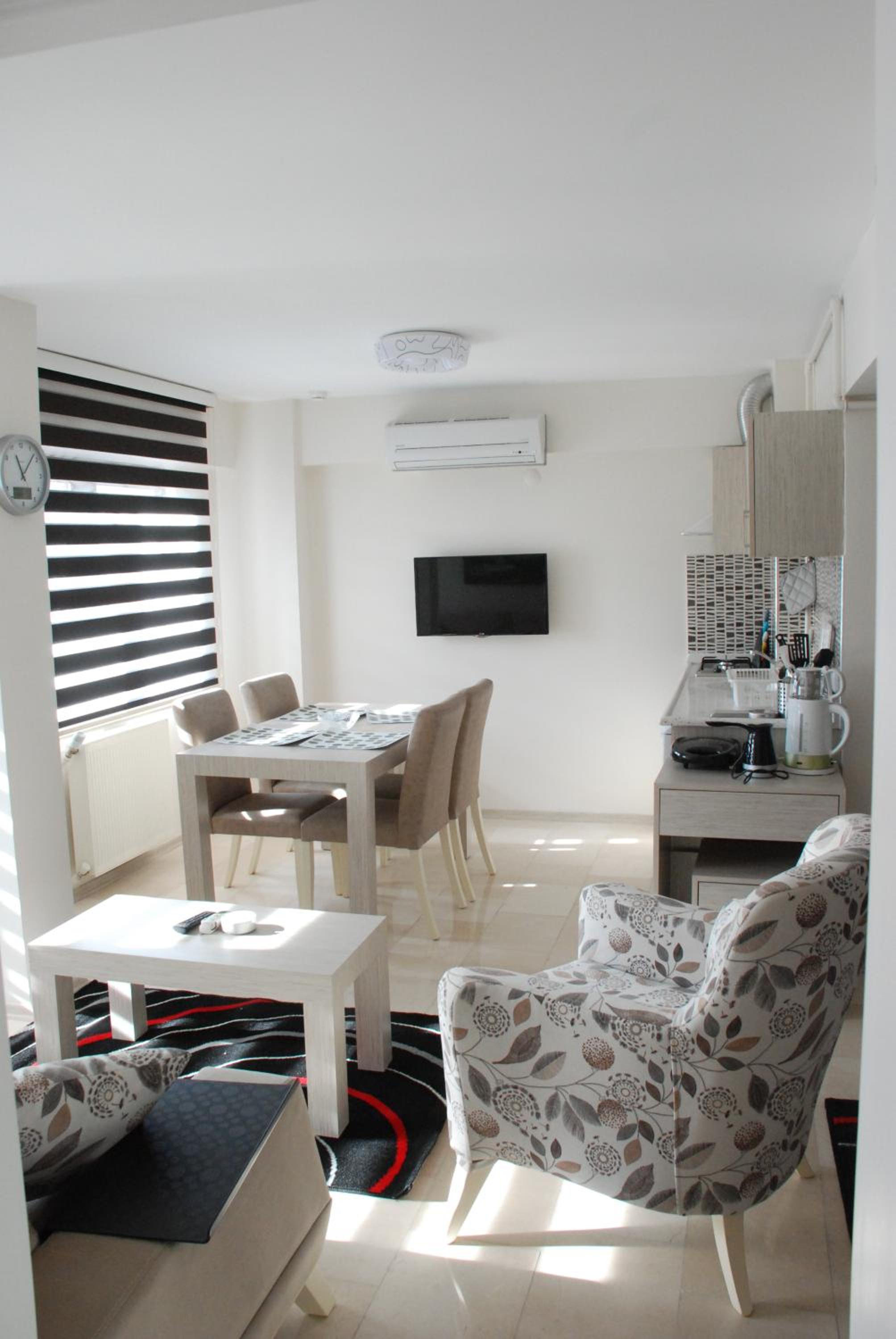 One-Bedroom Apartment - Photo 18
