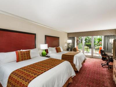 2 Queen Beds, Mobility/Hearing Impaired Accessible Room, Bathtub w/Grab Bars, Non-Smoking - Photo 2