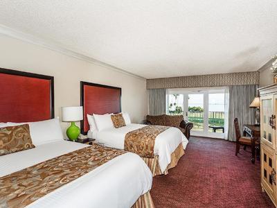 Superior Queen Room with Balcony and Bay View - Non-Smoking - Photo 1