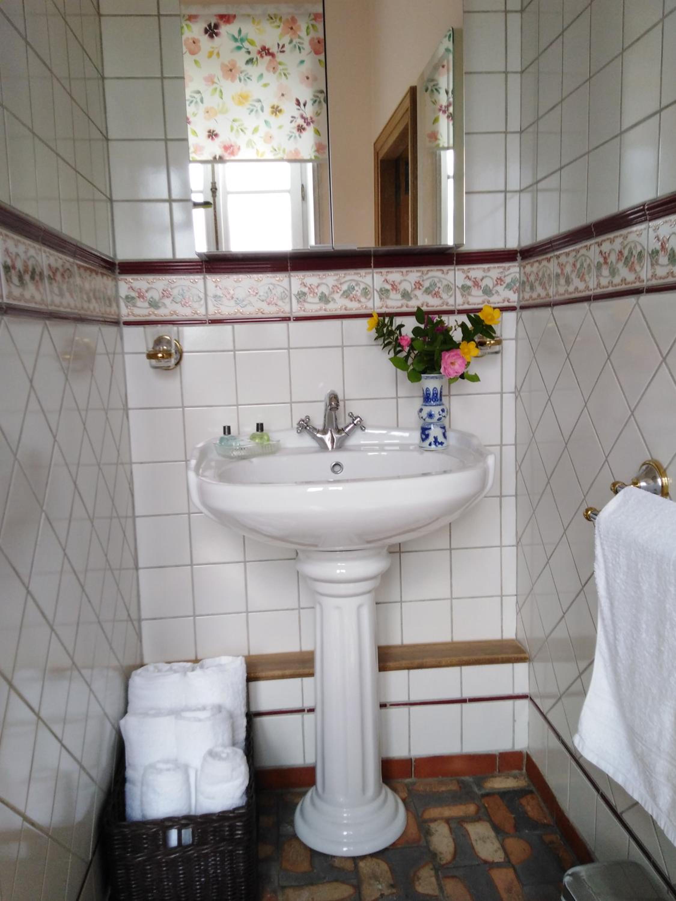 Double Room with Private Bathroom - Photo 1