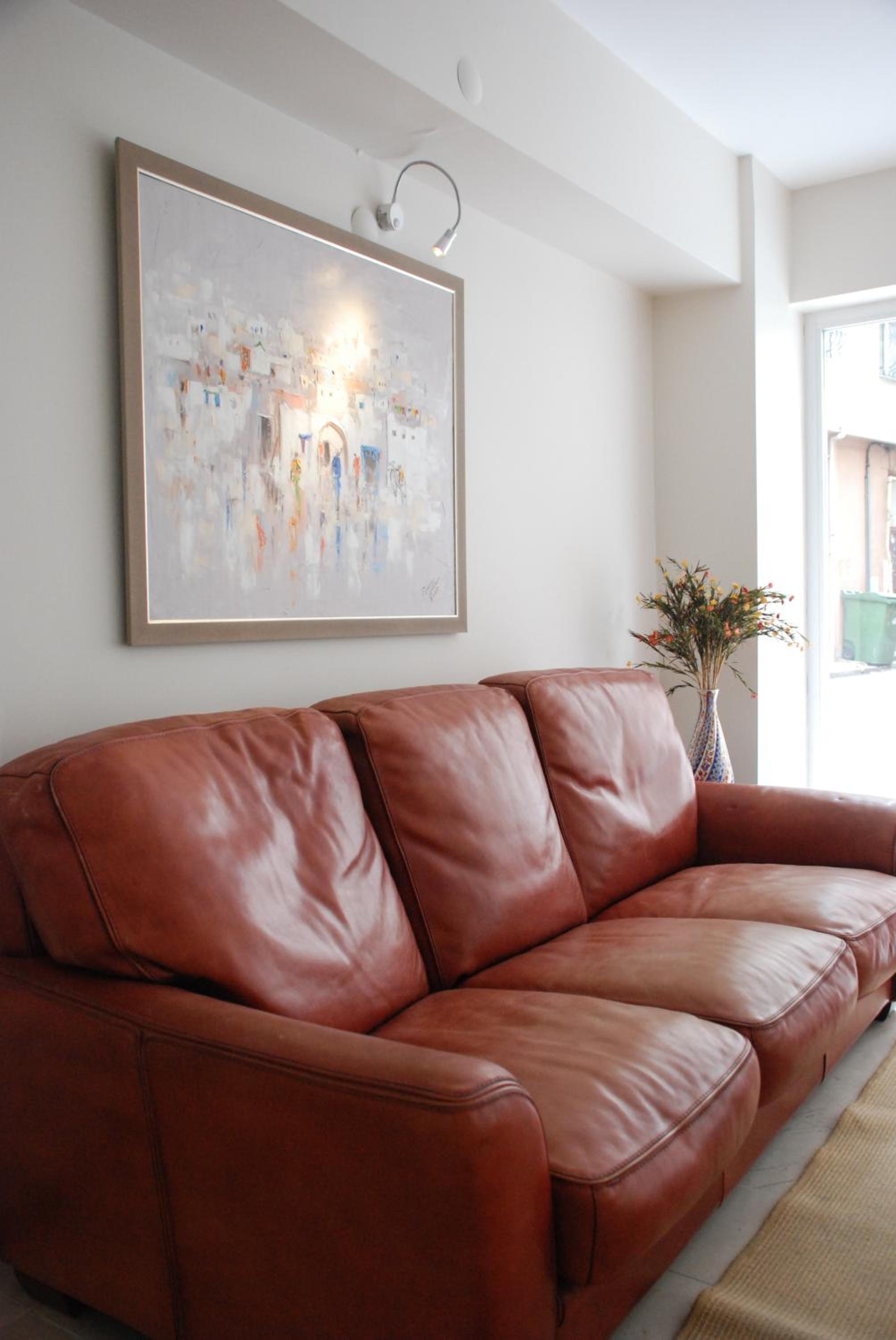 One-Bedroom Apartment - Photo 2