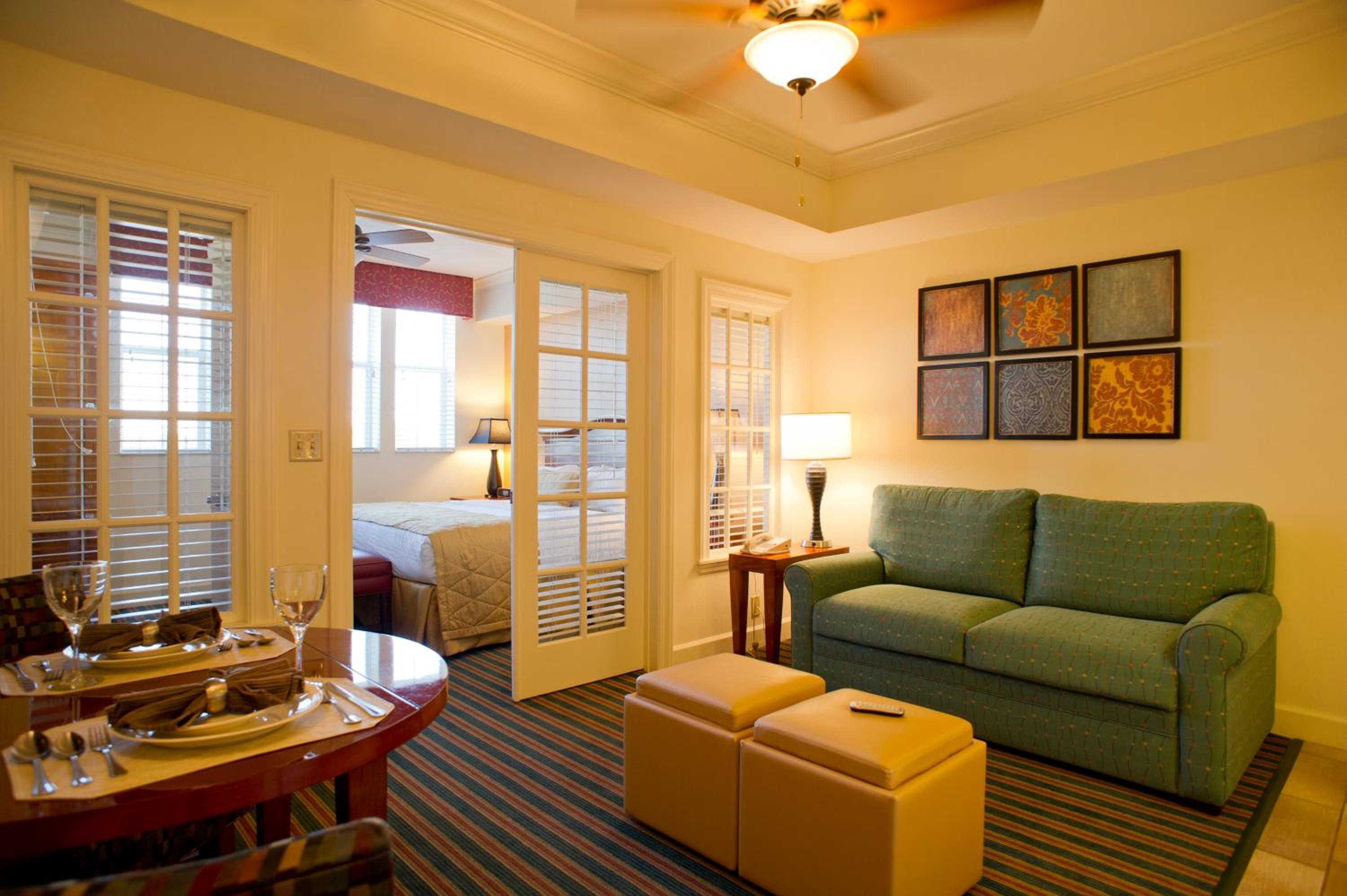 One-Bedroom King Suite with Sofa Bed thumbnail 6