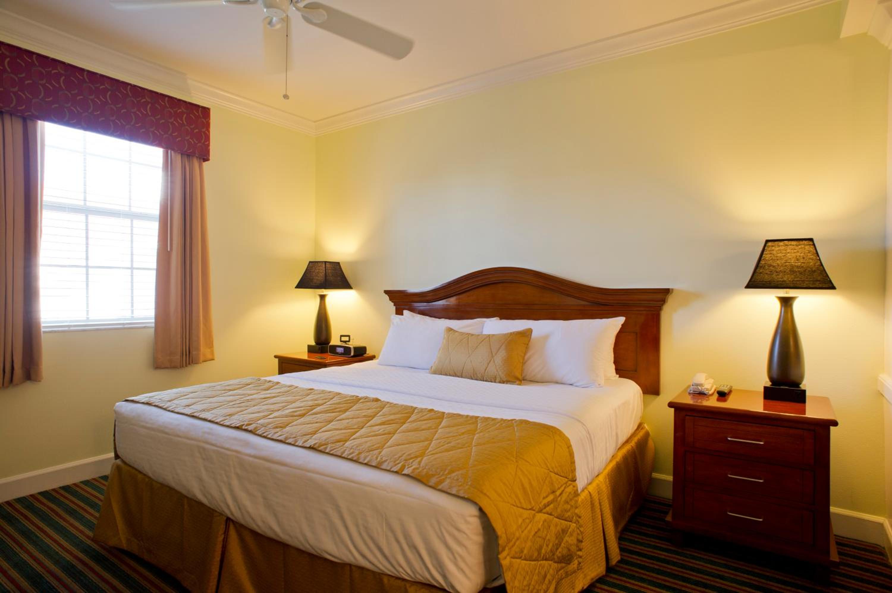 Three-Bedroom King Suite with Two Twin Beds and Bath Tub - Mobility Accessible