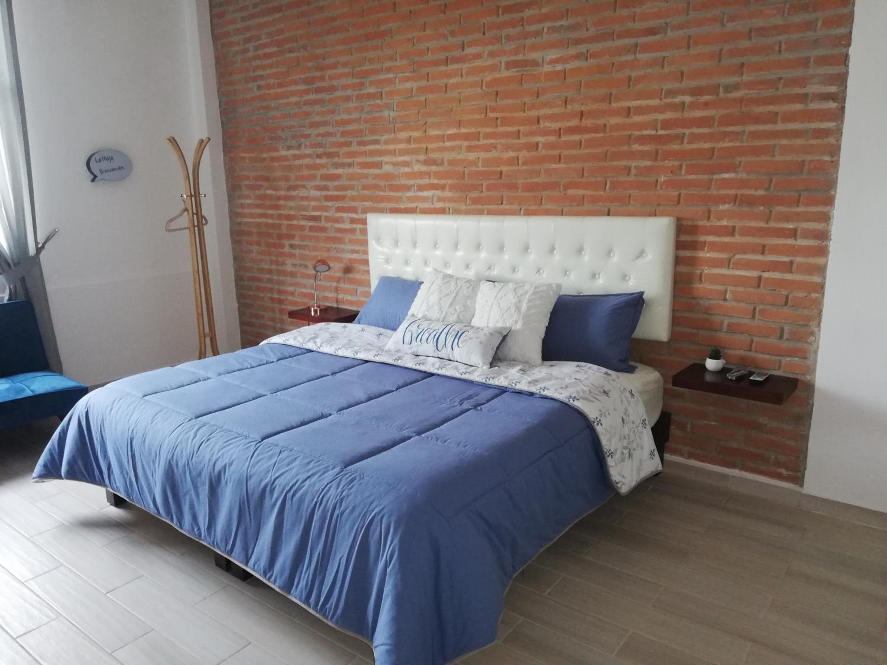 King Studio with Sofa Bed - Photo 10