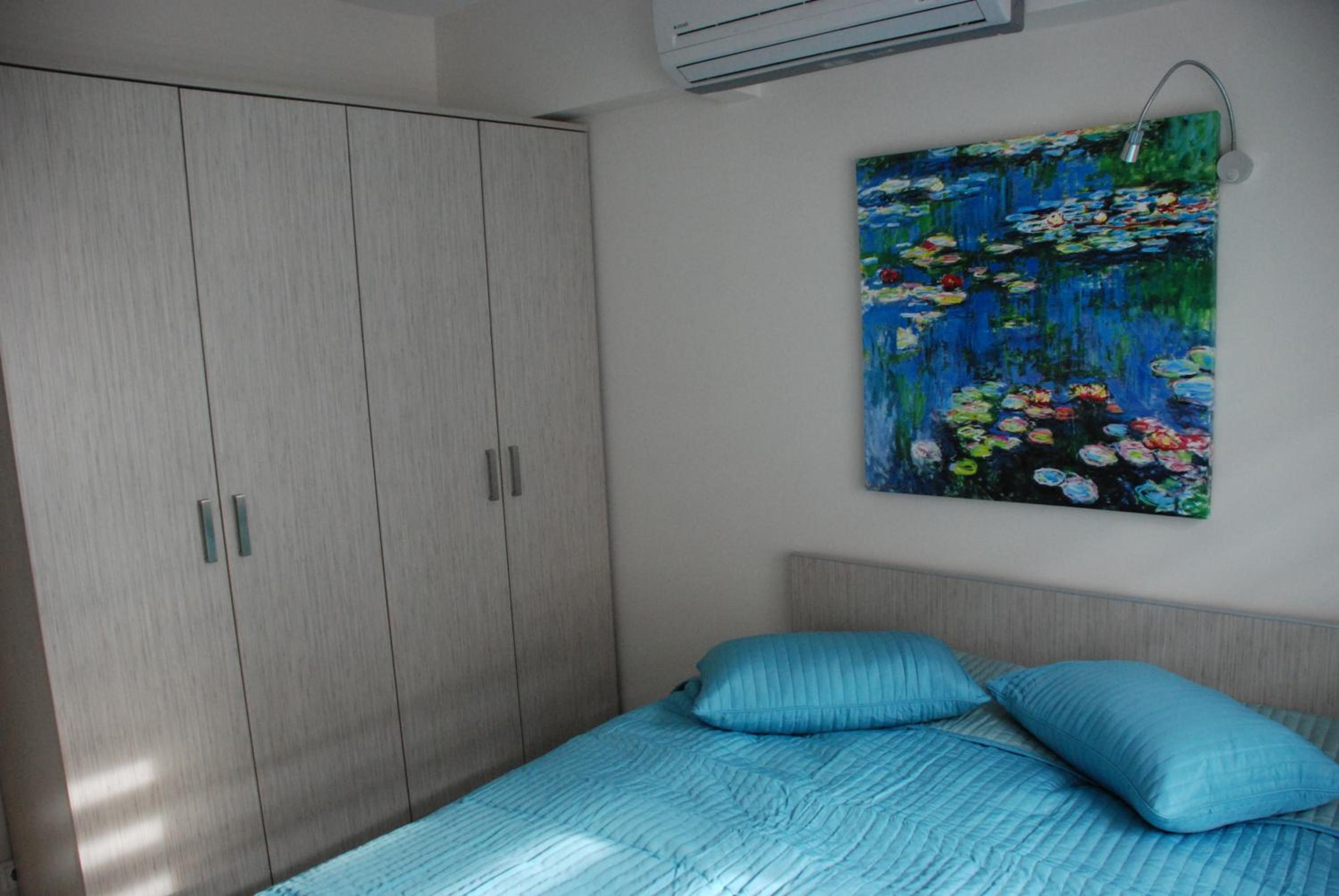 One-Bedroom Apartment - Photo 3
