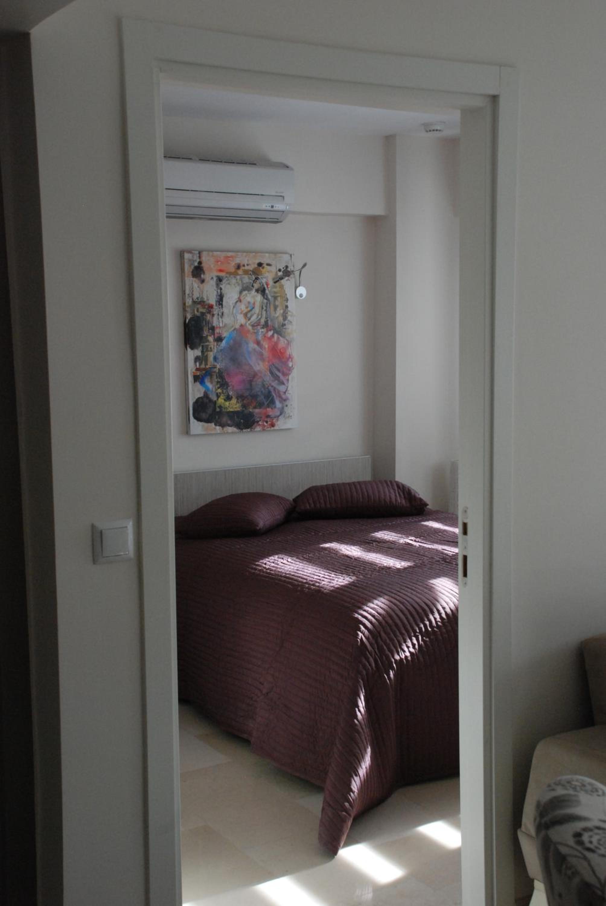 One-Bedroom Apartment - Photo 28