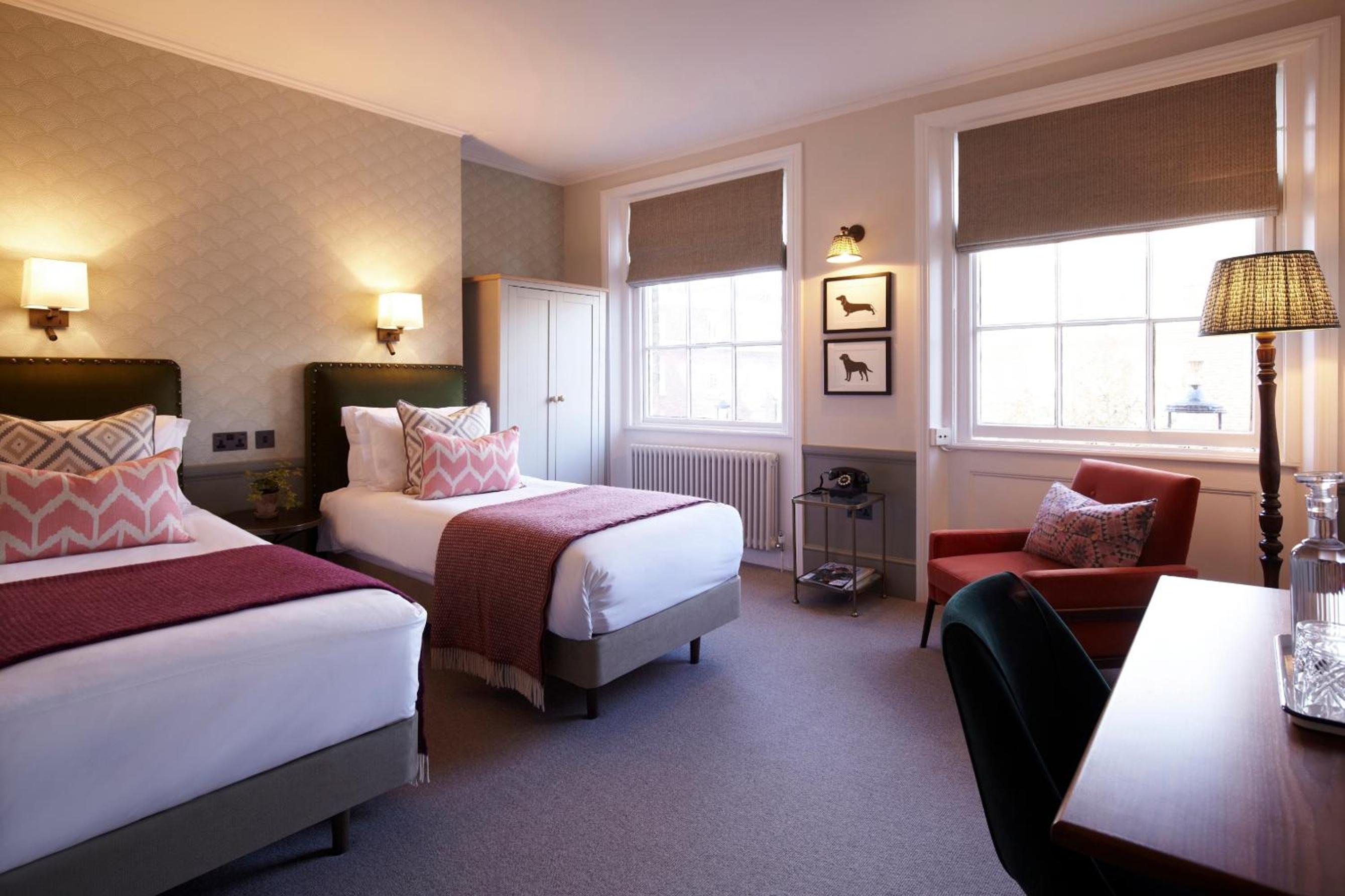 Superior Twin Room photo 3