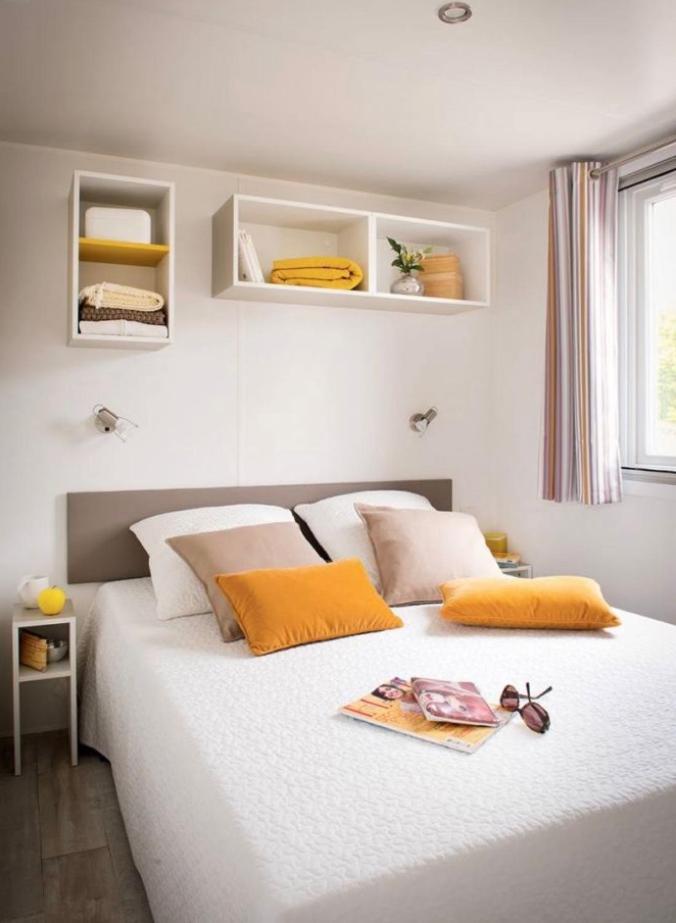 Mobile Home - Photo 2