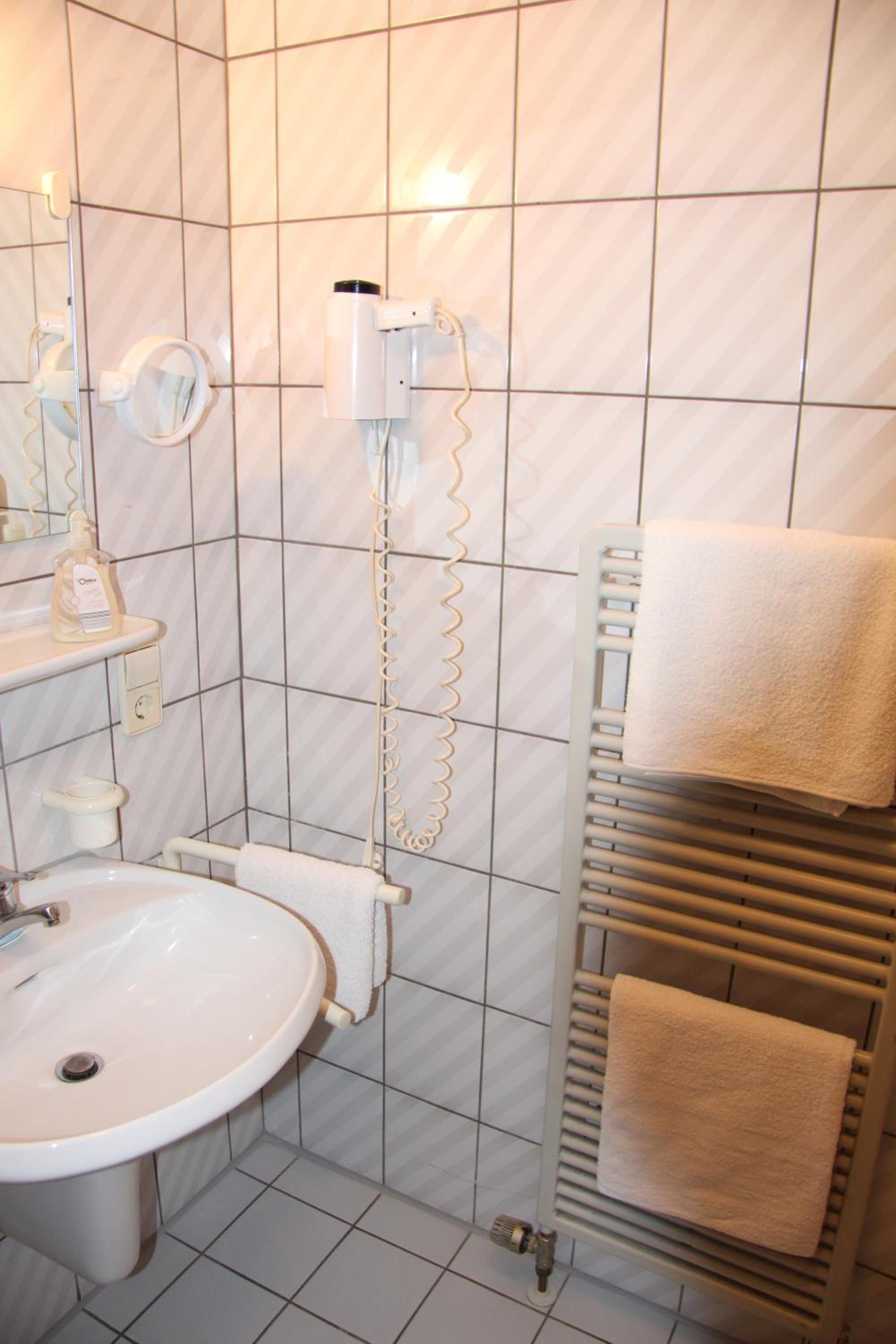 Deluxe Double Room - Photo 17