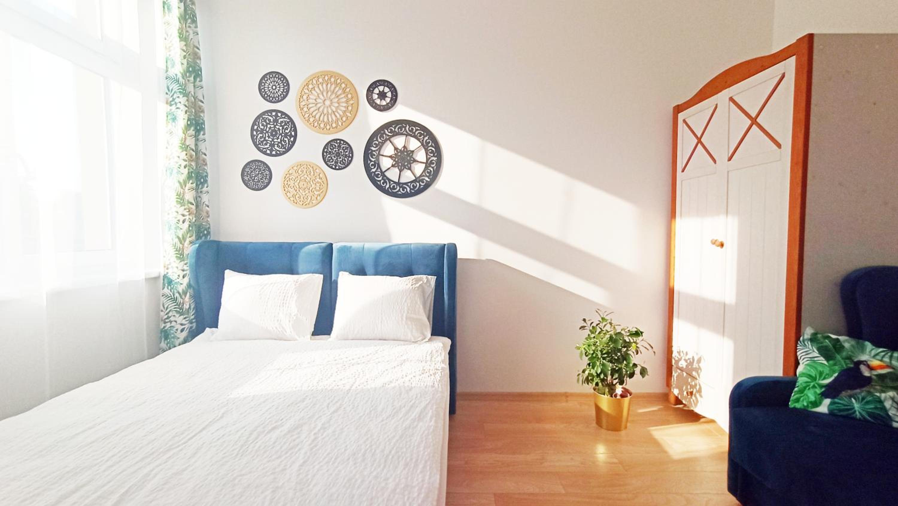 One-Bedroom Apartment - Photo 8