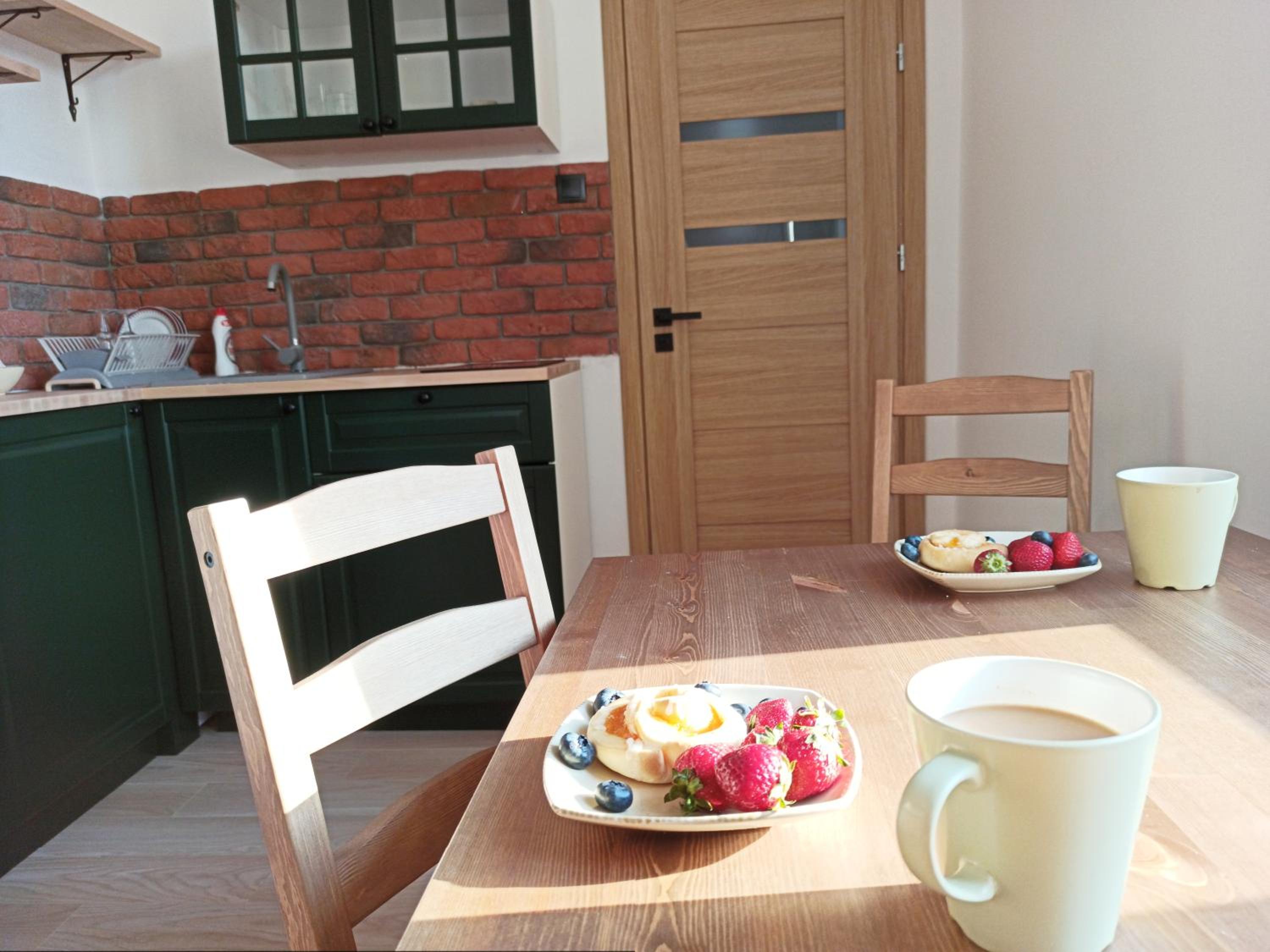 One-Bedroom Apartment - Photo 3