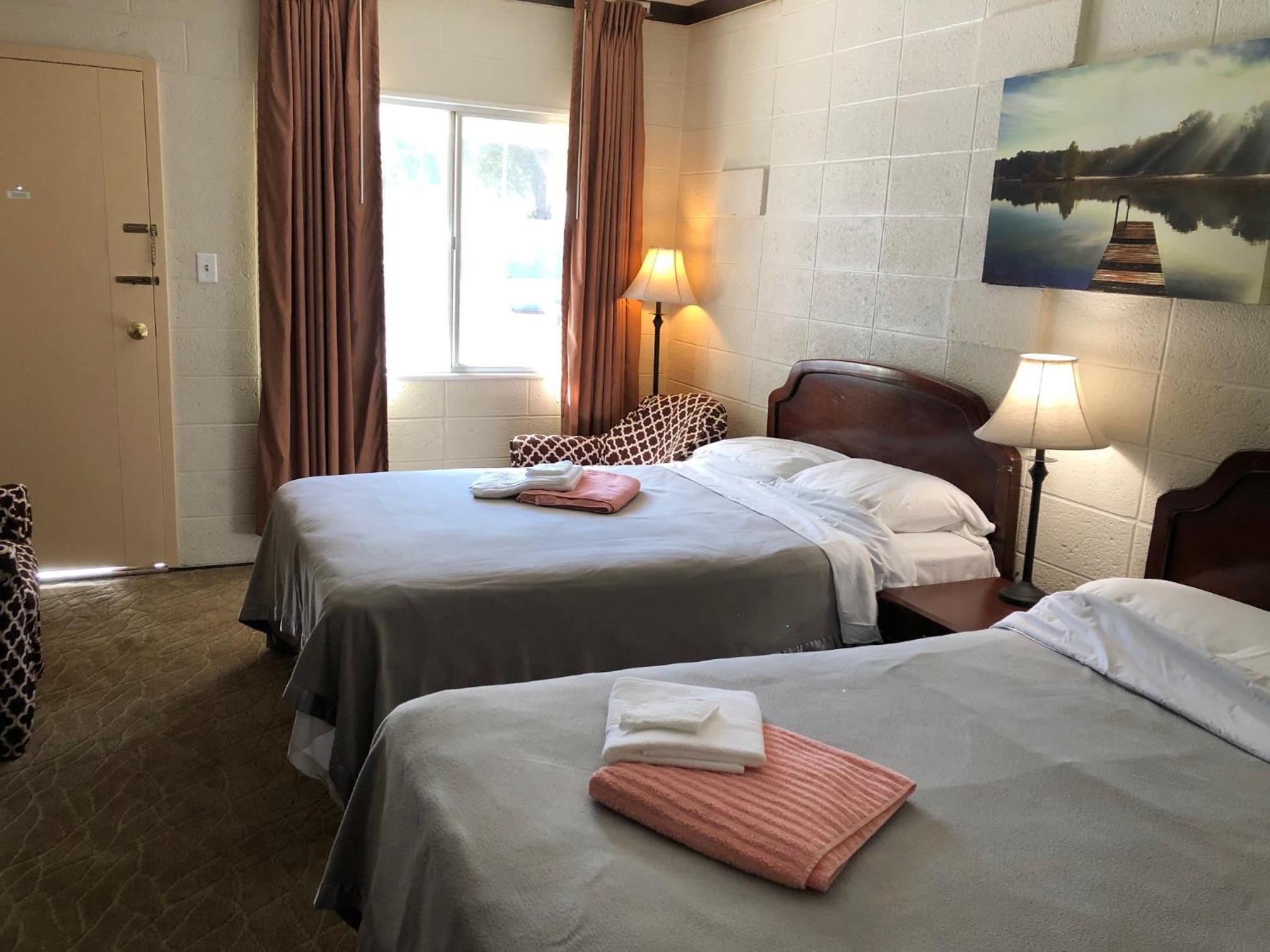 Budget Double Room - Photo 4